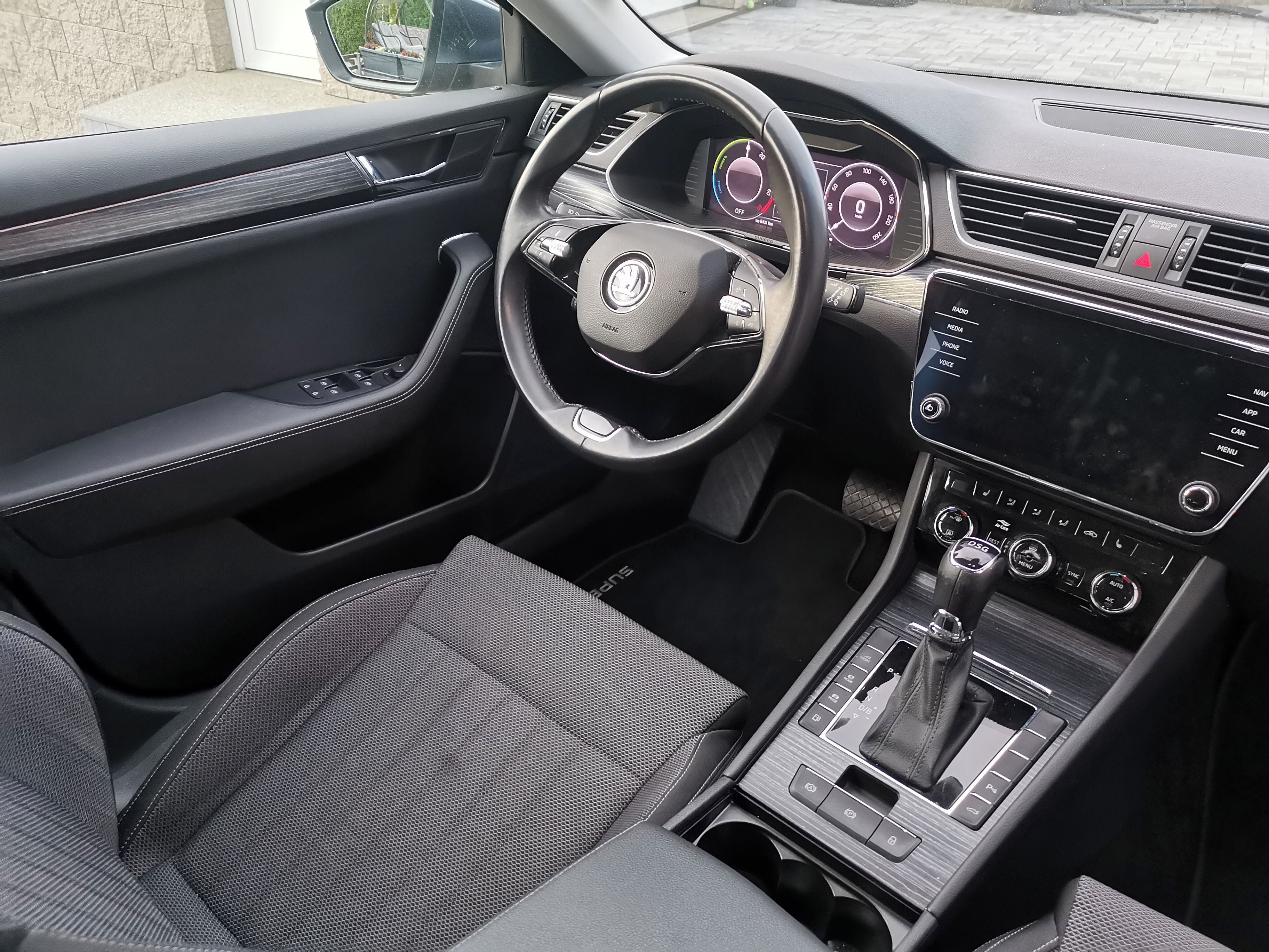 Škoda Superb, Škoda Superb iV Combi 1.4 TSI - fotka 5