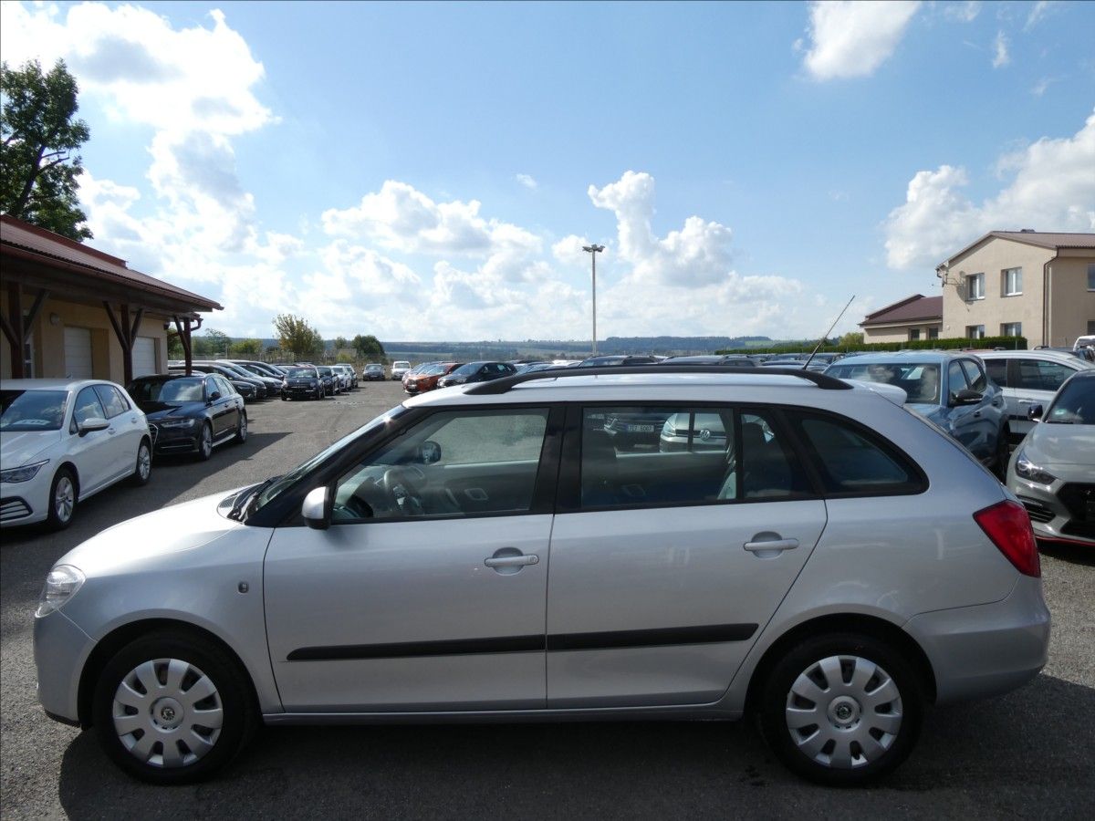 Škoda Fabia, 1,6 i 1.MAJITEL,závěs,serviska - fotka 6