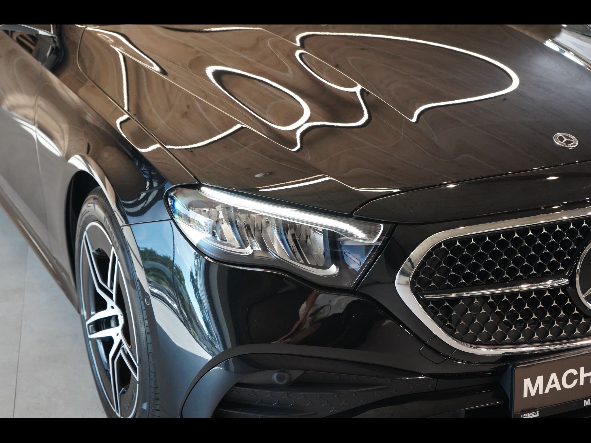 Mercedes-Benz Třídy E, 220d 4MATIC AMG, Pano, Tažné - fotka 5