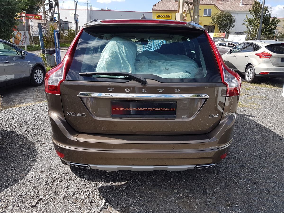 Volvo XC60, D4 2.0D 140KW NAVI MANUÁL - fotka 5