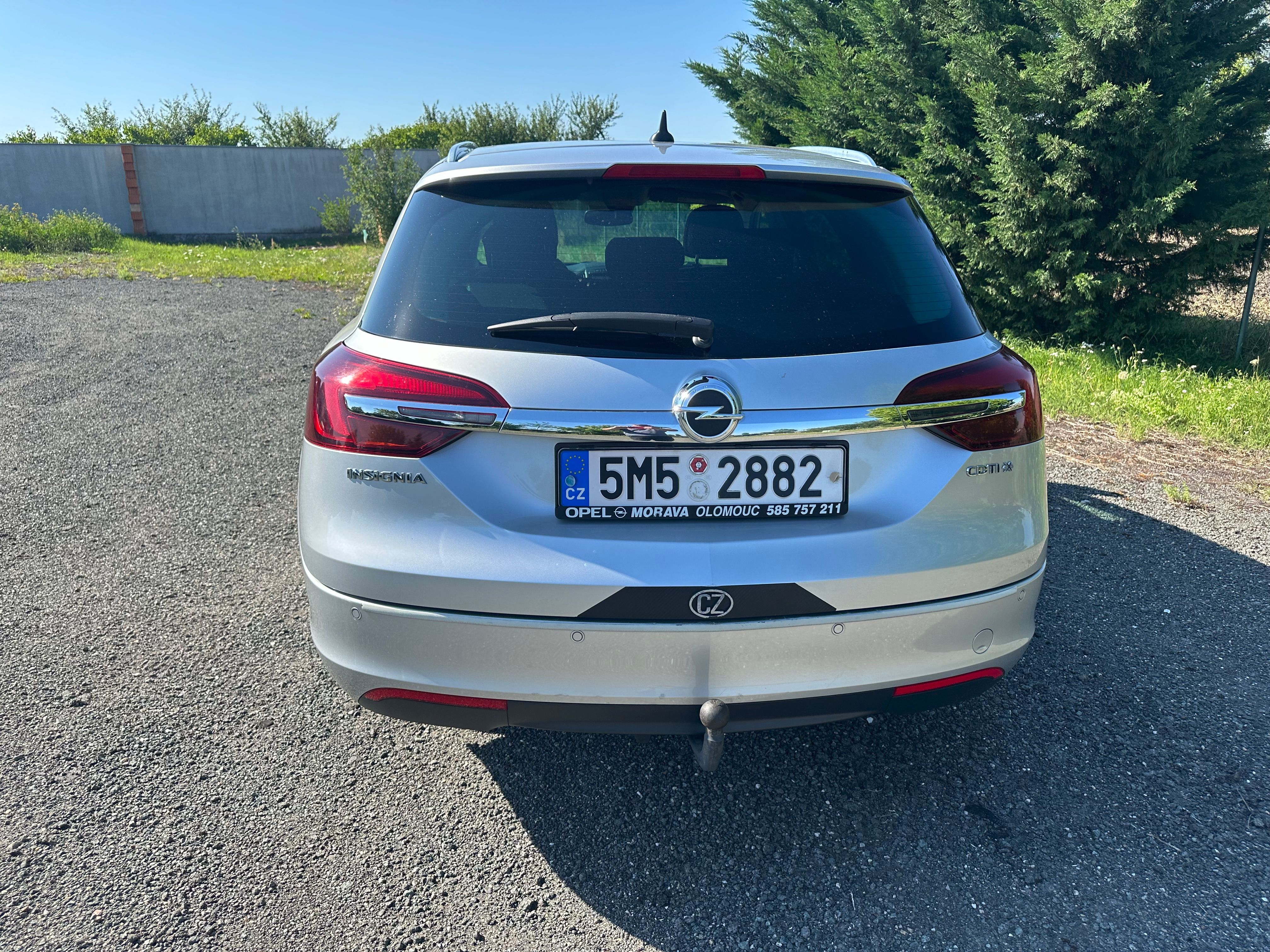 Opel Insignia, Sports Tourer 2,0 cdti 4X4 - fotka 4