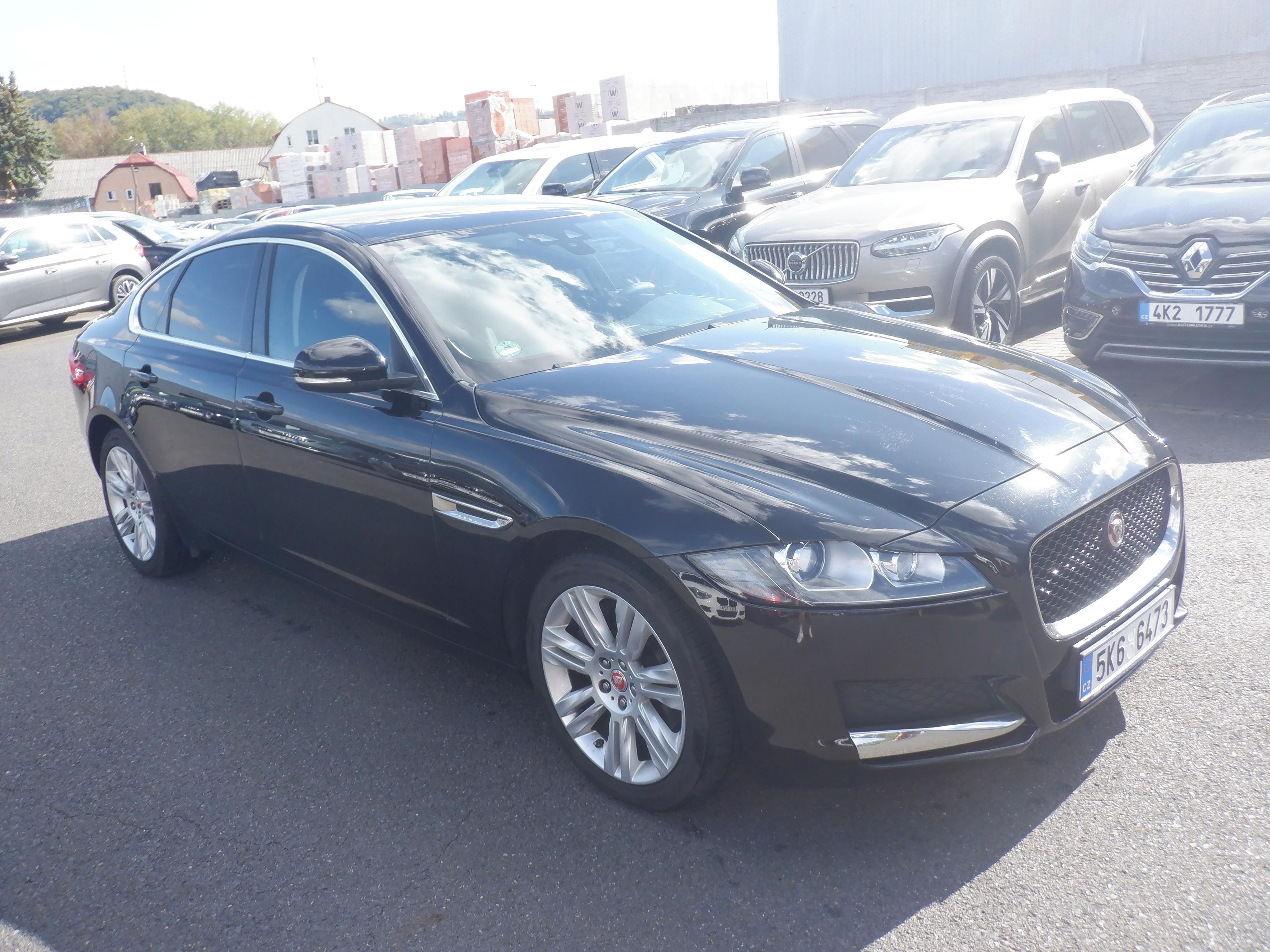 Jaguar XF, 2.0d 120kW - fotka 3
