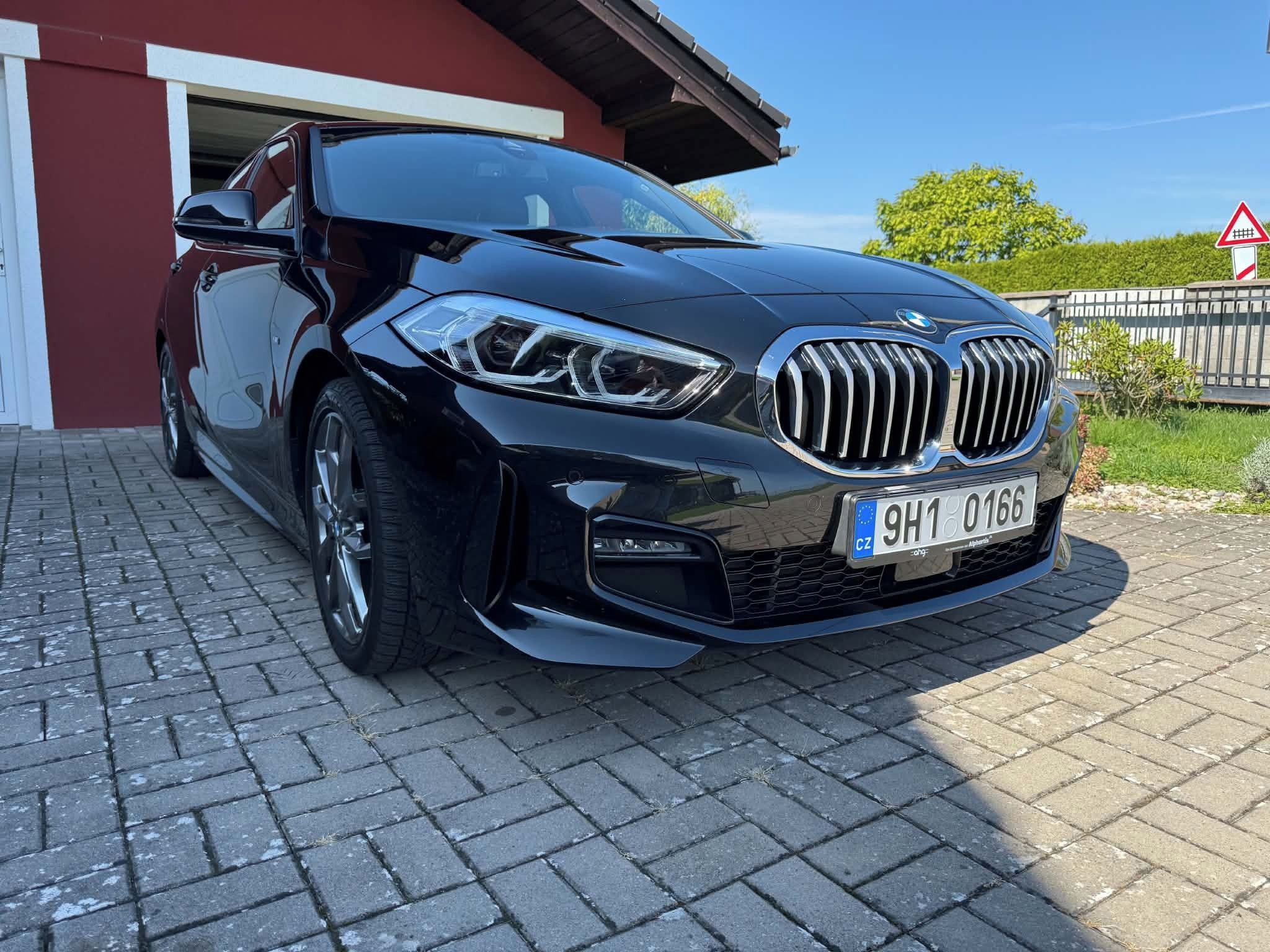 BMW Řada 1, BMW 120I M-Sport Panorama - fotka 2