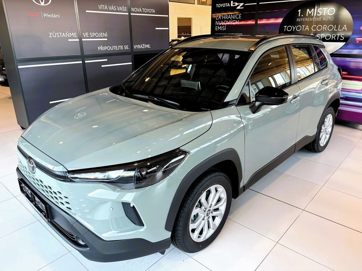 Toyota Corolla Cross, 1,8 Comfort Business - fotka 3