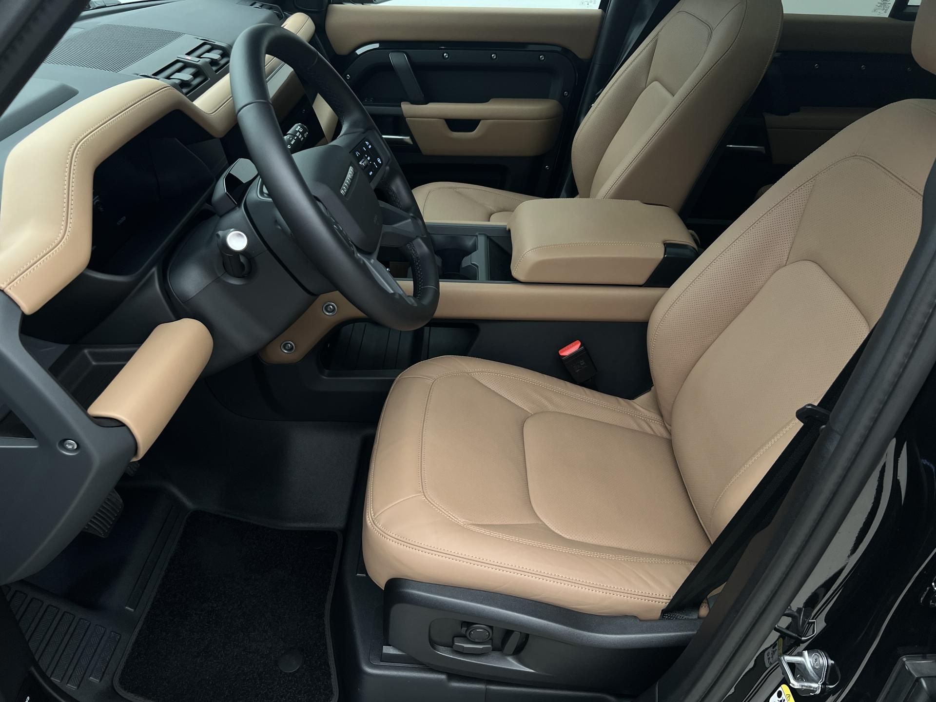 Land Rover Defender, D350 X-DYNAMIC HSE AUT 1. maj. - fotka 3