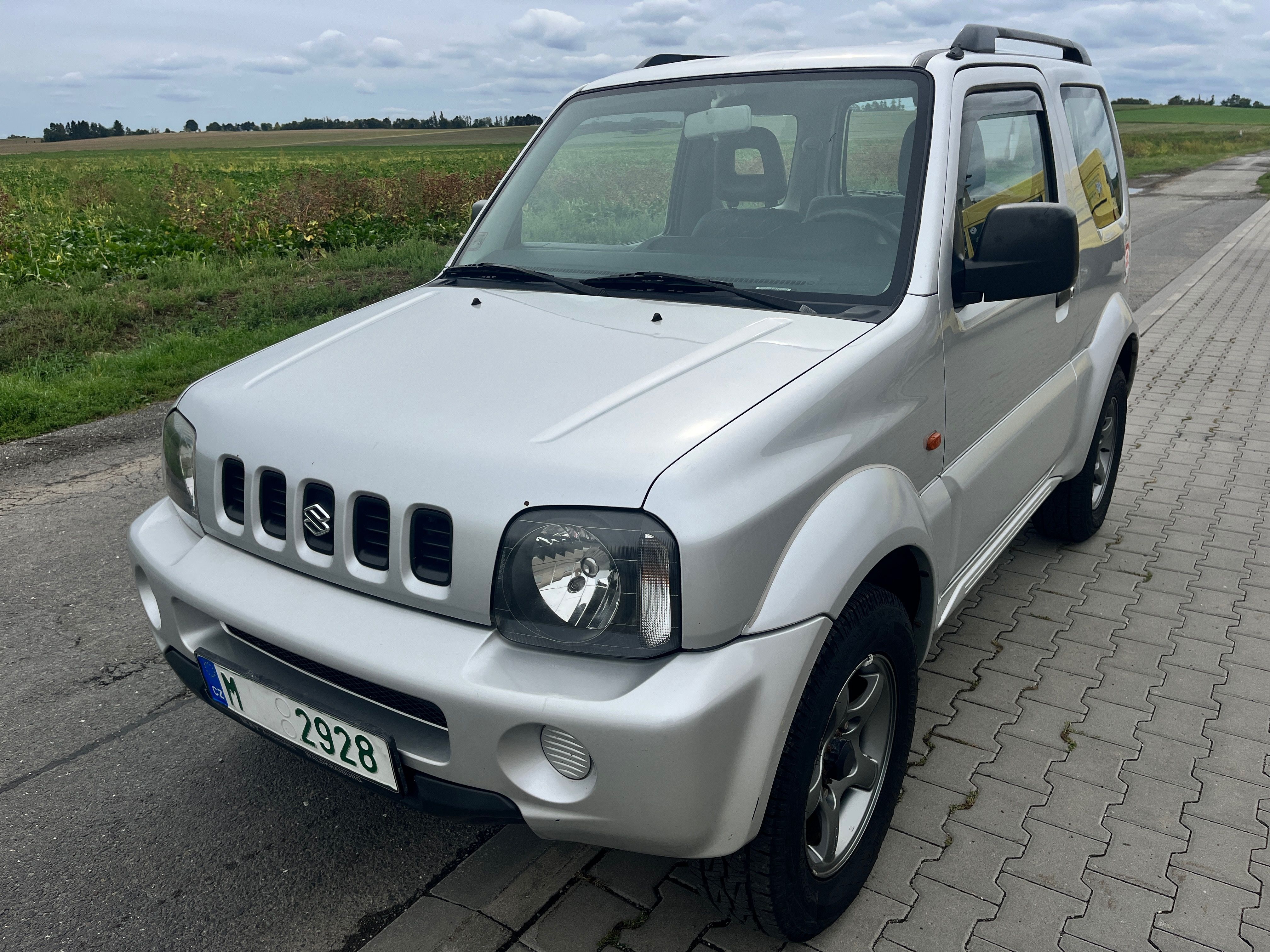Suzuki Jimny, 1,3 4x4 60kW 1. majitel - fotka 2