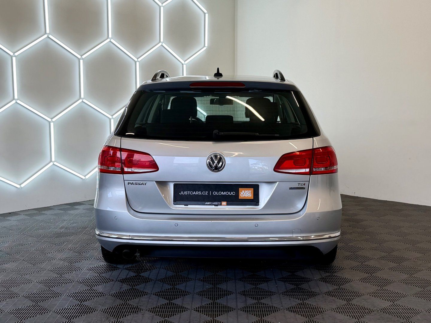 Volkswagen Passat, 1.6 TDI, 77kW, BlueMotion, - fotka 6