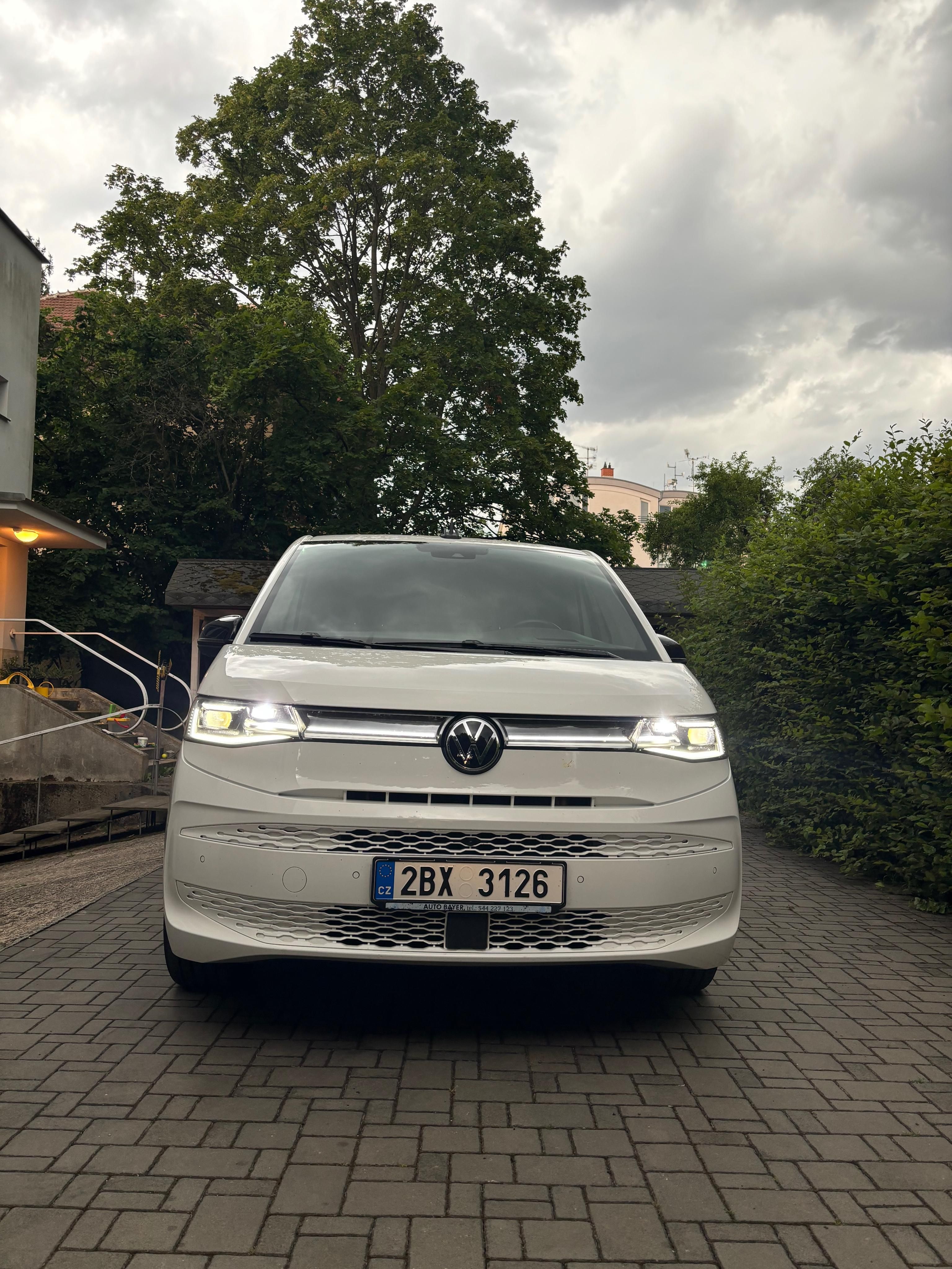 Volkswagen Multivan, VW Multivan T7 2,0 benzin, DPH - fotka 2