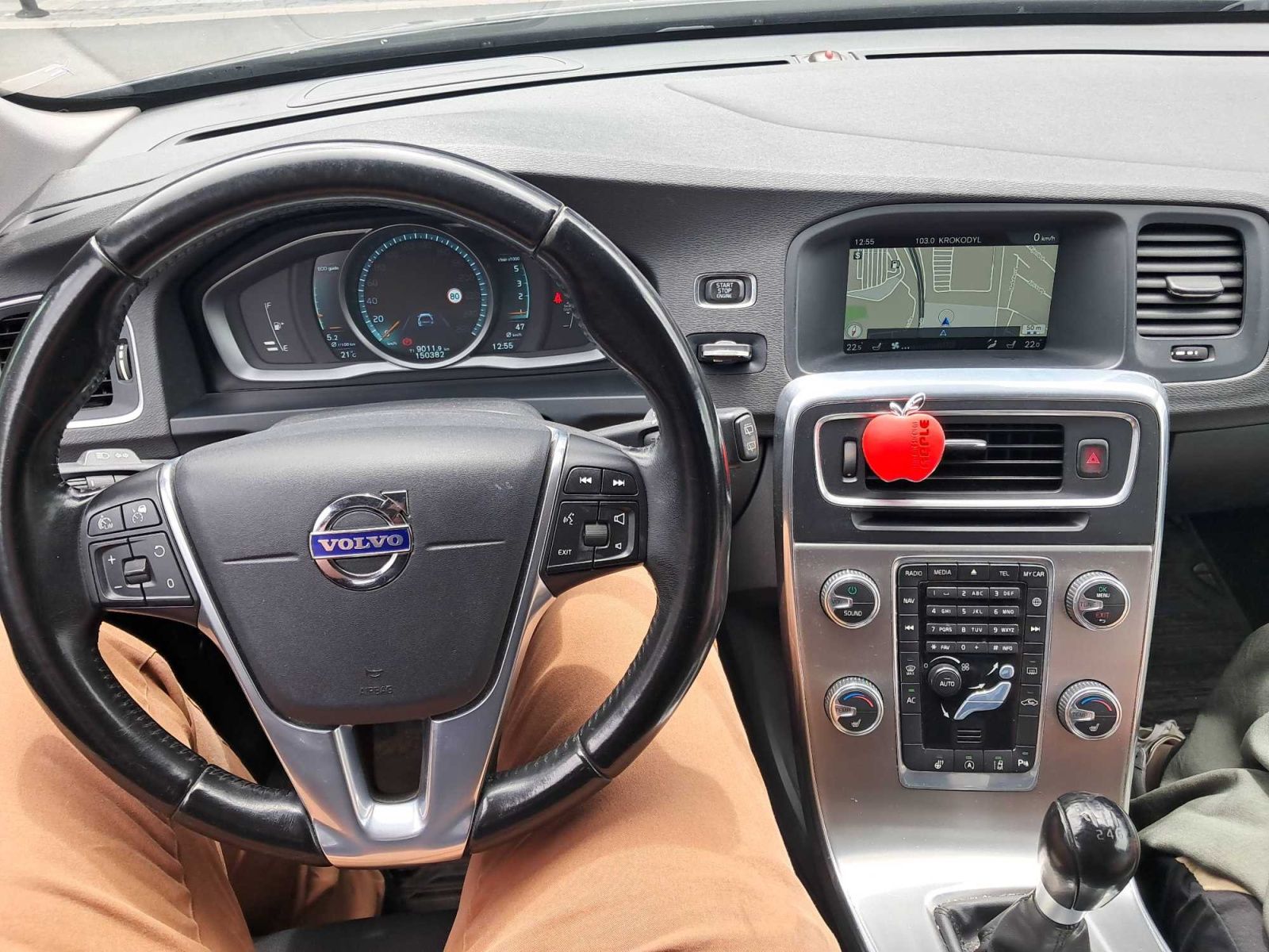 Volvo V60, D2, Serv.kniha, Navi - fotka 3