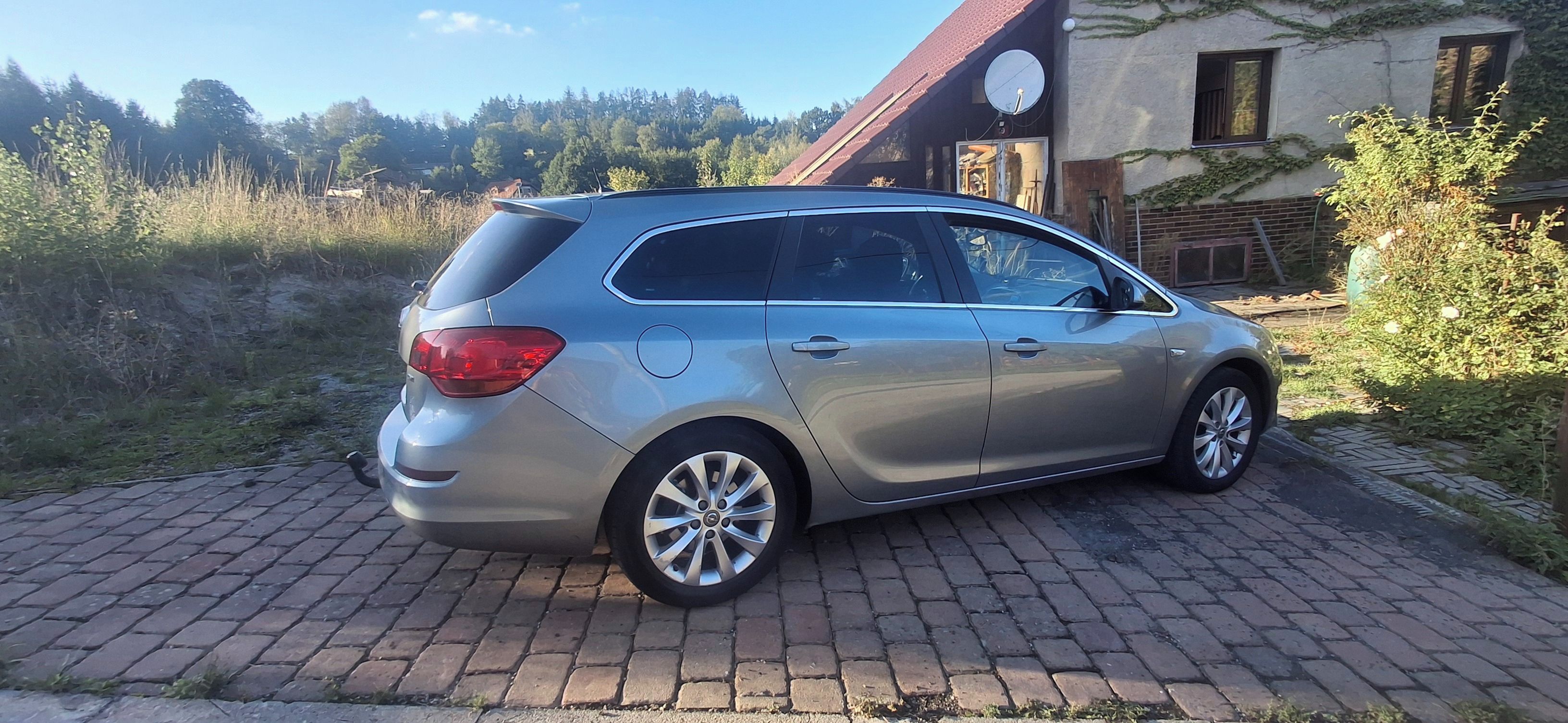 Opel Astra, 1.7 Cdti 81kw - fotka 6
