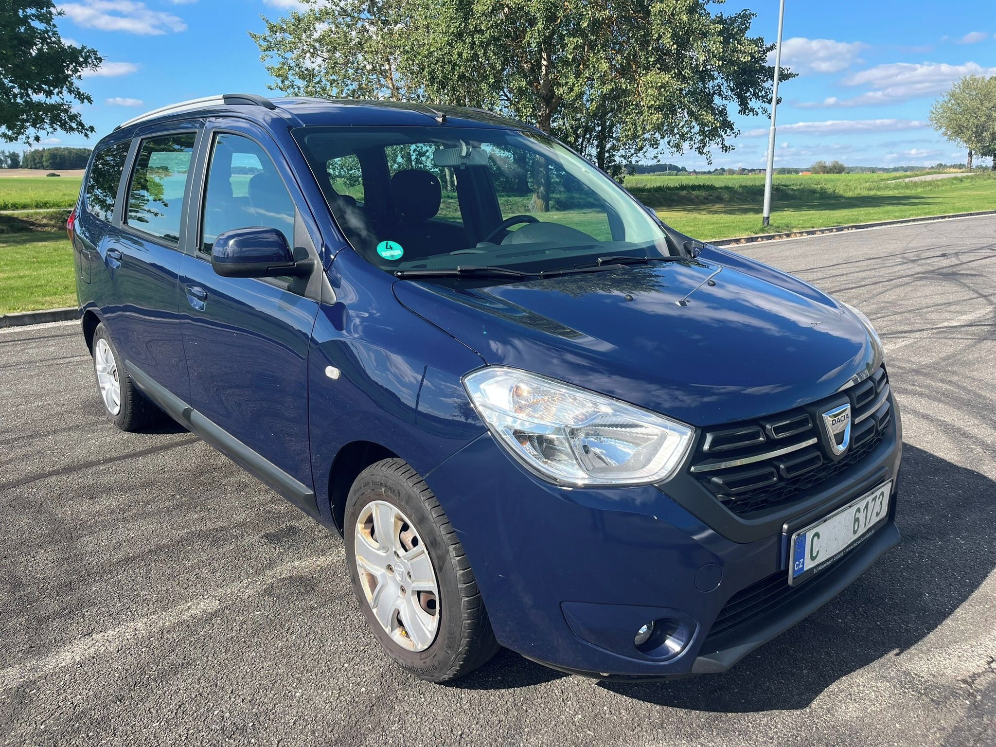 Dacia Lodgy, 1.6 75kW 7 MÍST, 1.MAJ. 8 KOL - fotka 2