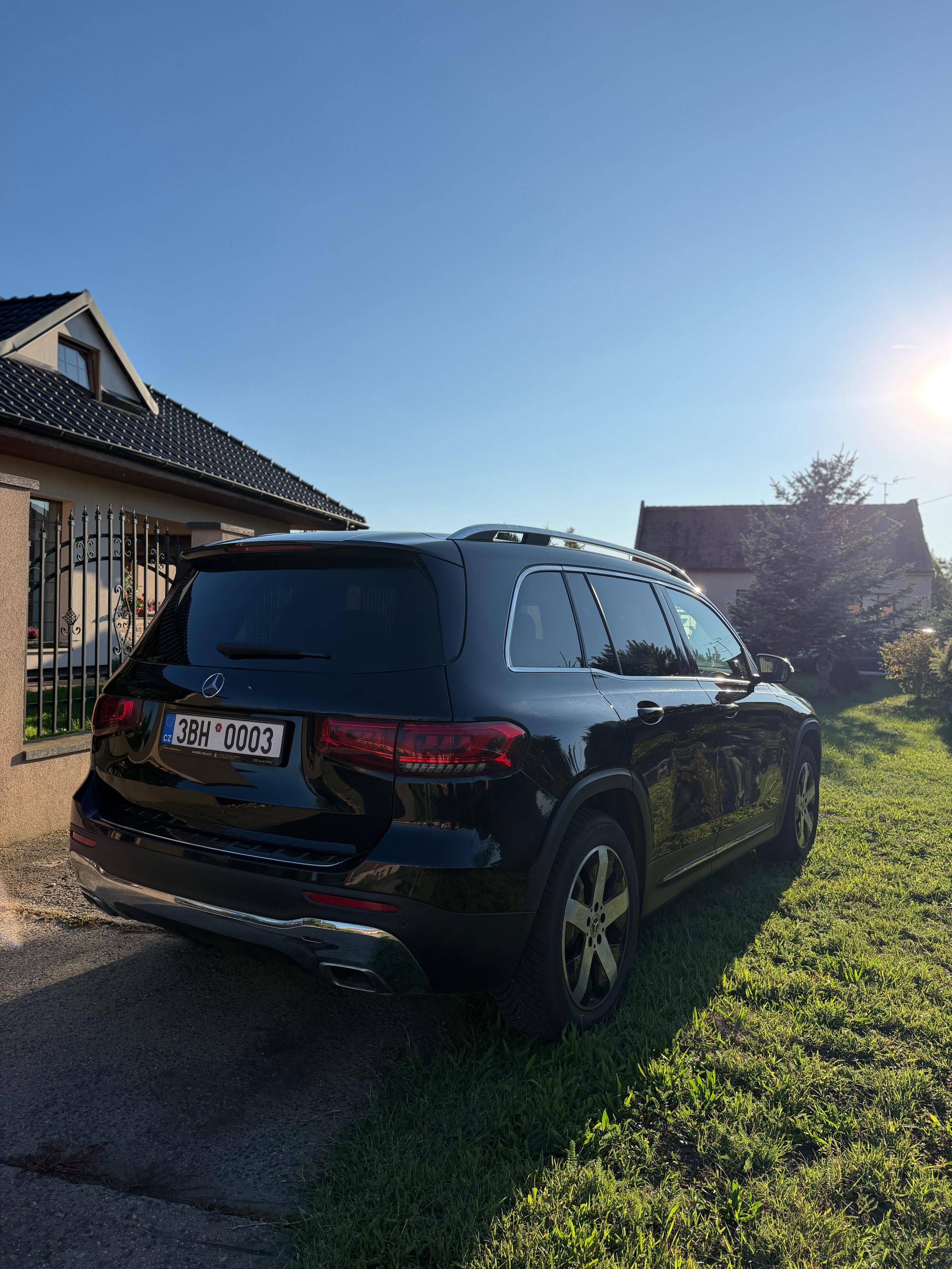 Mercedes-Benz GLB, Mercedes-Benz GLB 200d - fotka 5