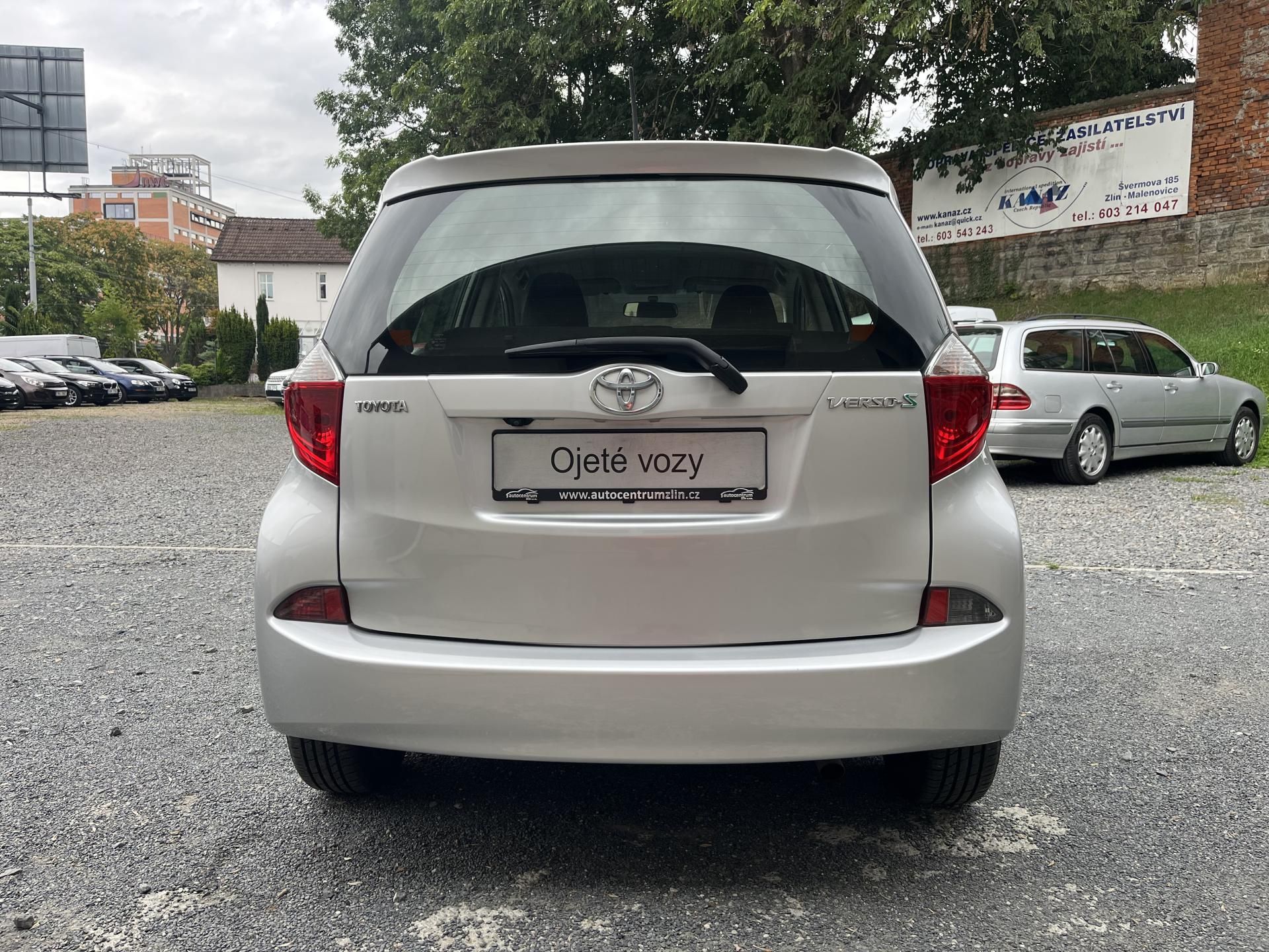 Toyota Verso, 1,3 VVTi 73 Kw - fotka 6