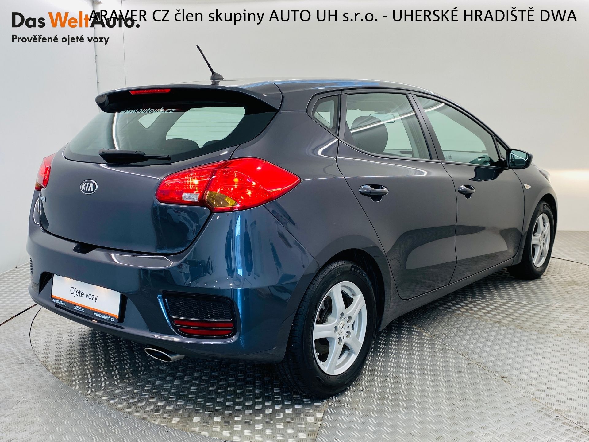 Kia Cee´d, 1.4 CVVT 73 kW Klima 1. maj.ČR - fotka 2