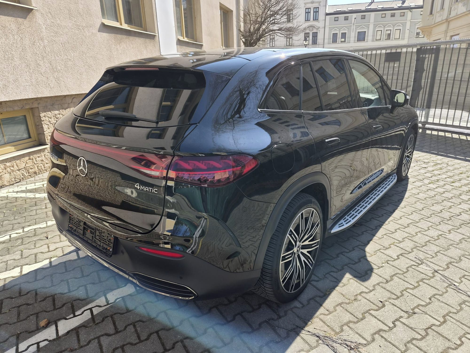 Mercedes-Benz EQE, EQE 500 4MATIC AMG, SOH 99,9% - fotka 5