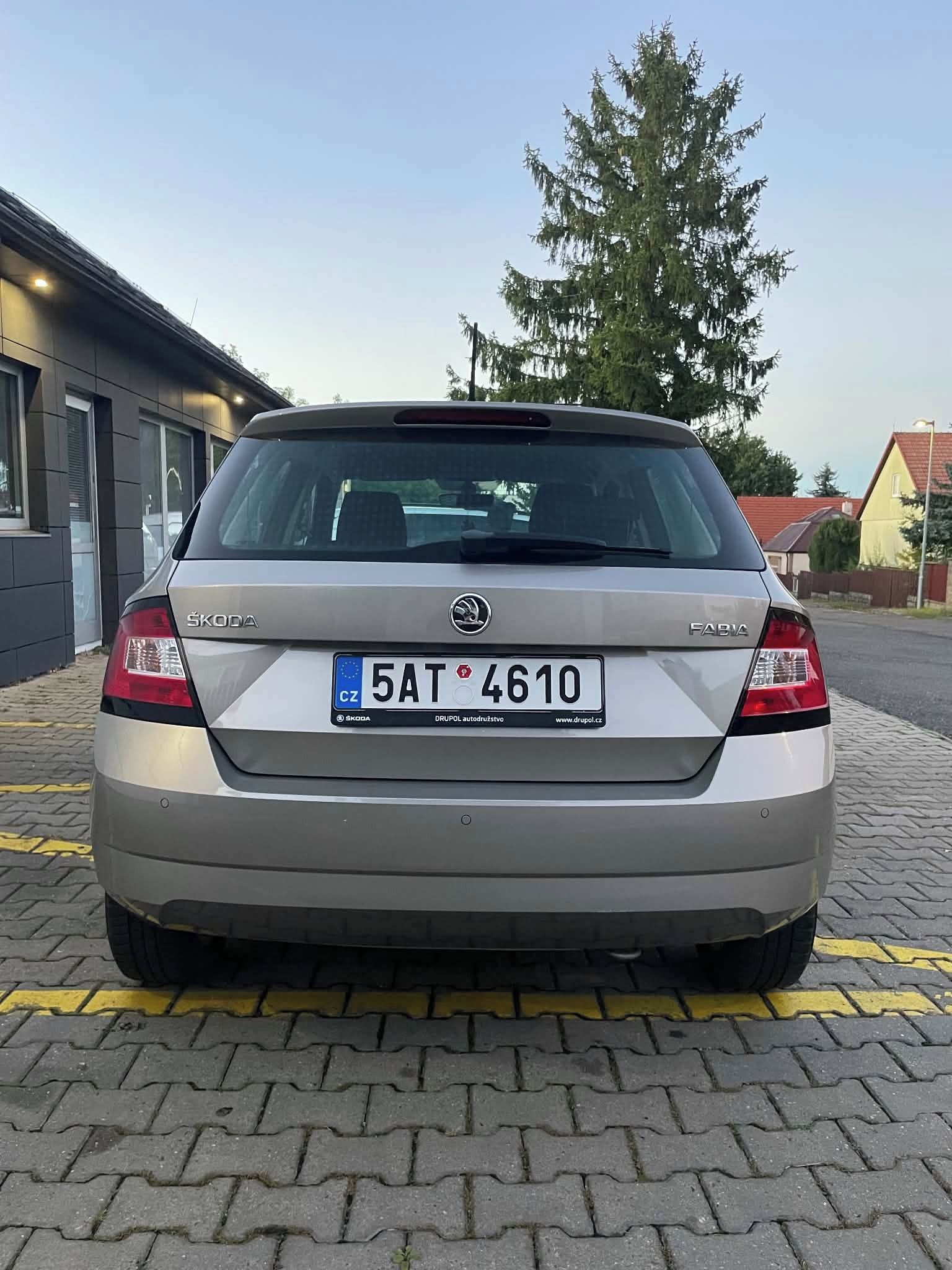 Škoda Fabia, Škoda Fabia 1.2TSI - fotka 6