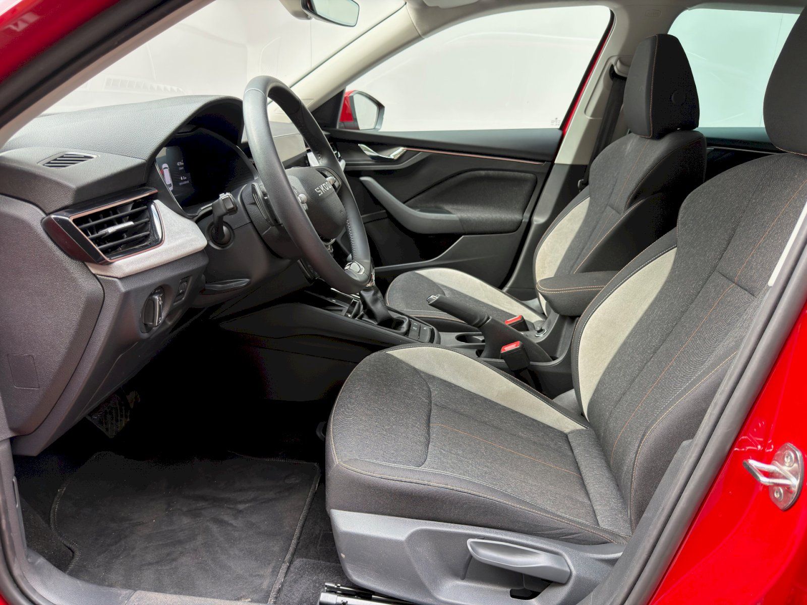 Škoda Kamiq, 1.0 TSI 85kW Top Selection 7°D - fotka 6
