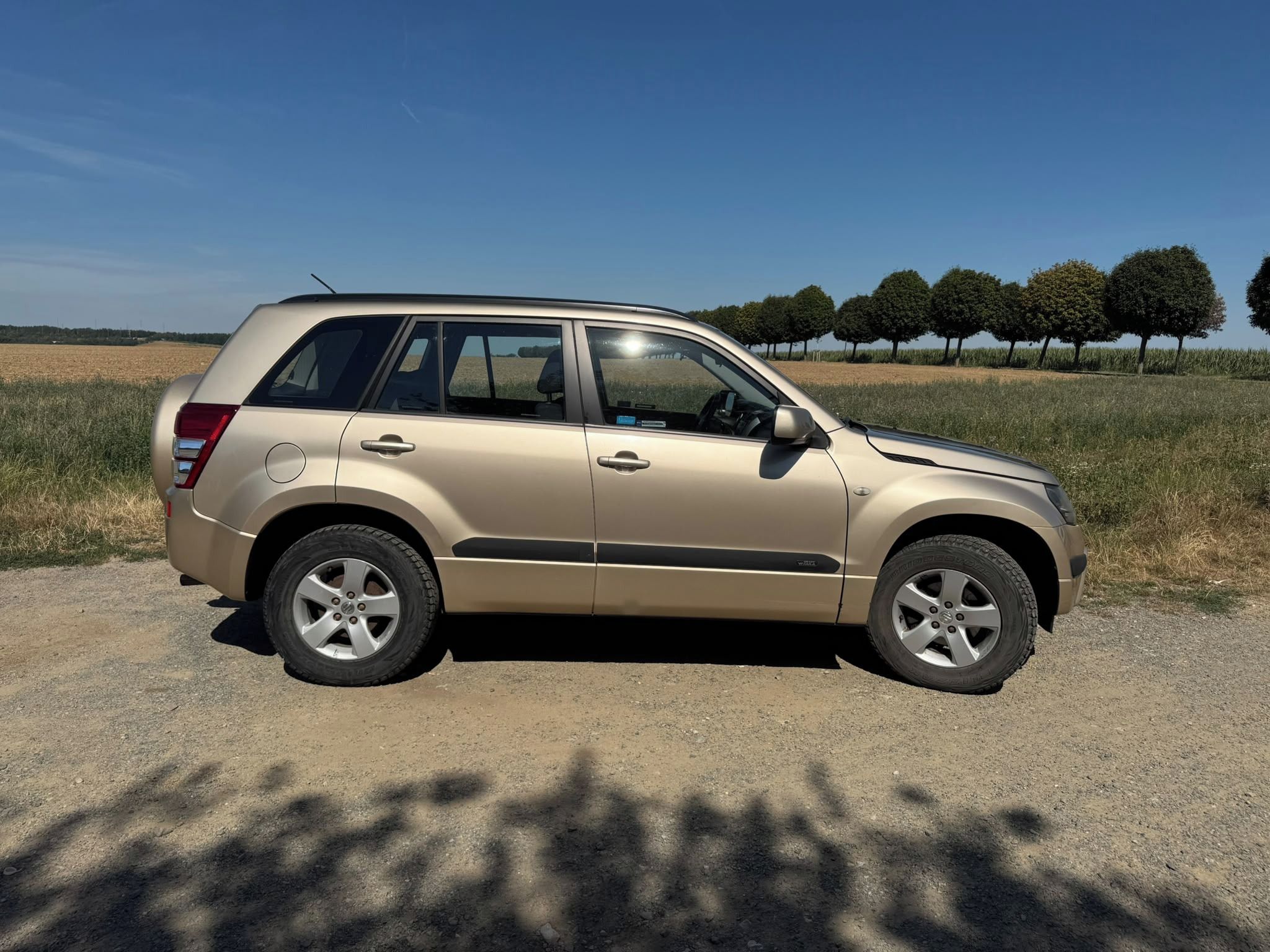 Suzuki Grand Vitara, 2,0 benzin 103kw 4x4 - fotka 2