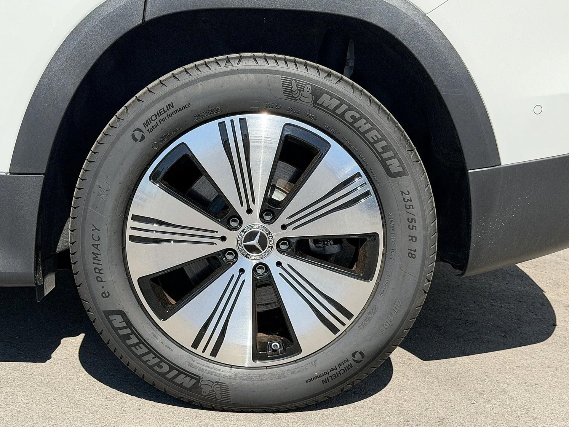 Mercedes-Benz EQB, 300 4M Progressive - fotka 4