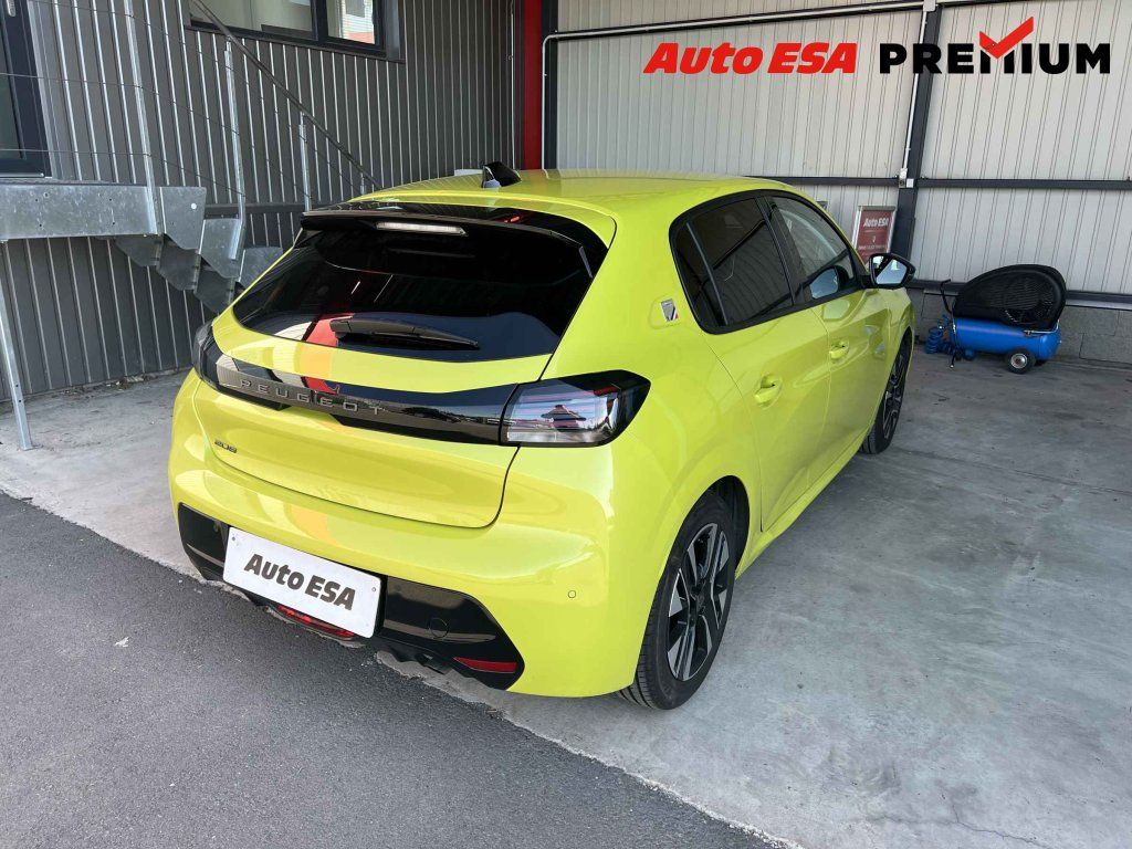 Peugeot 208, 1.2PT,1.maj,ČR,STK10/29 - fotka 2
