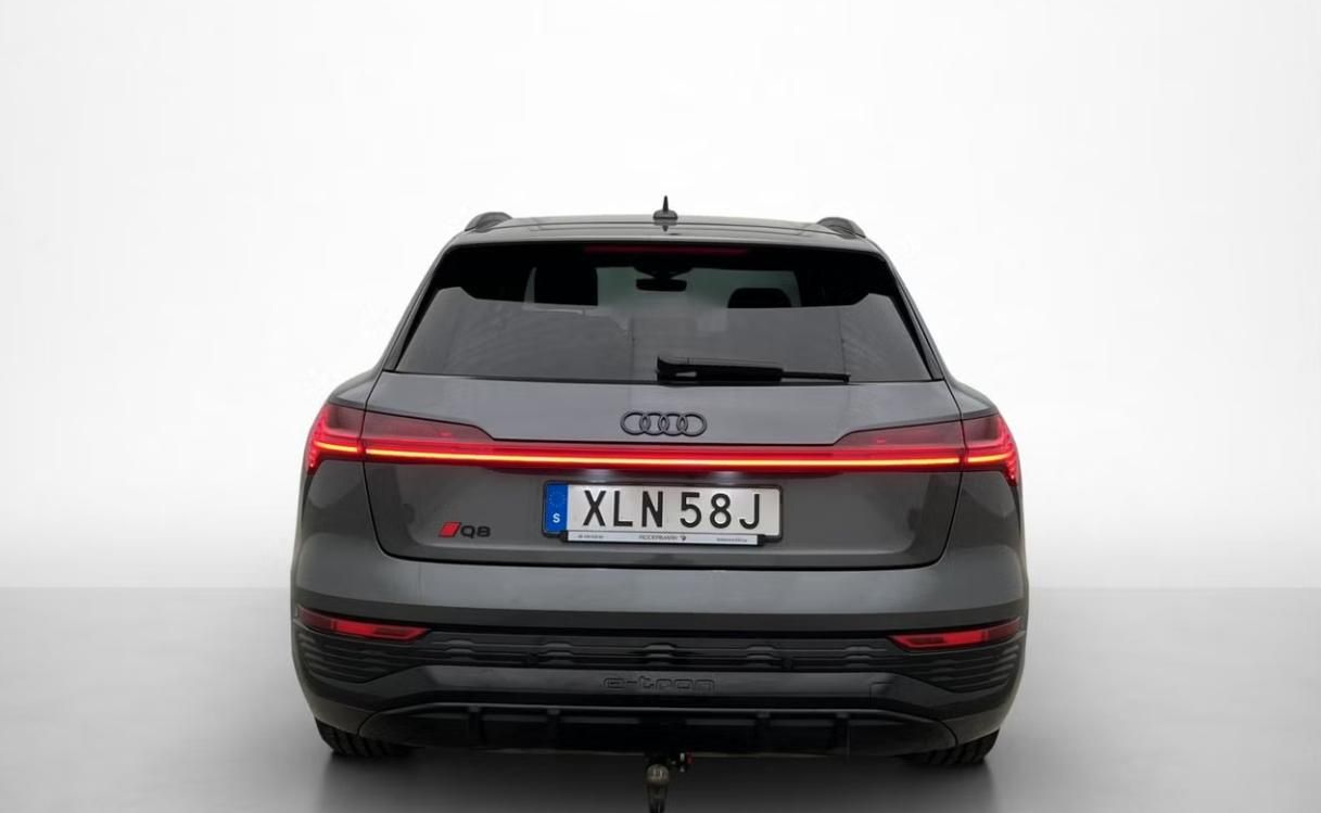 Audi Q8 e-tron, 55 Q 360k Matrix Vzduch Pano - fotka 6
