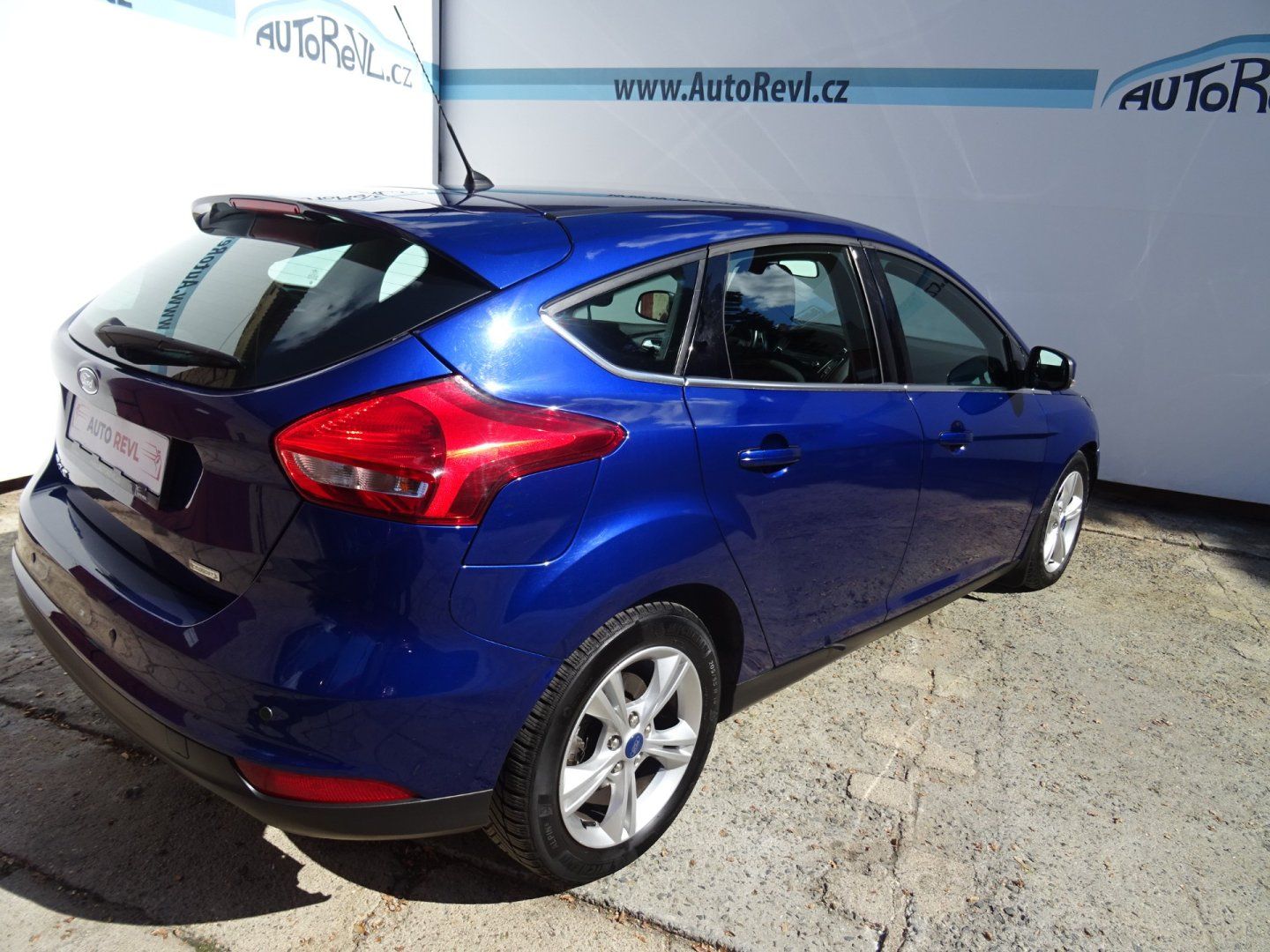 Ford Focus, 1.0i,92kW,71tkm,klima,ALU - fotka 4