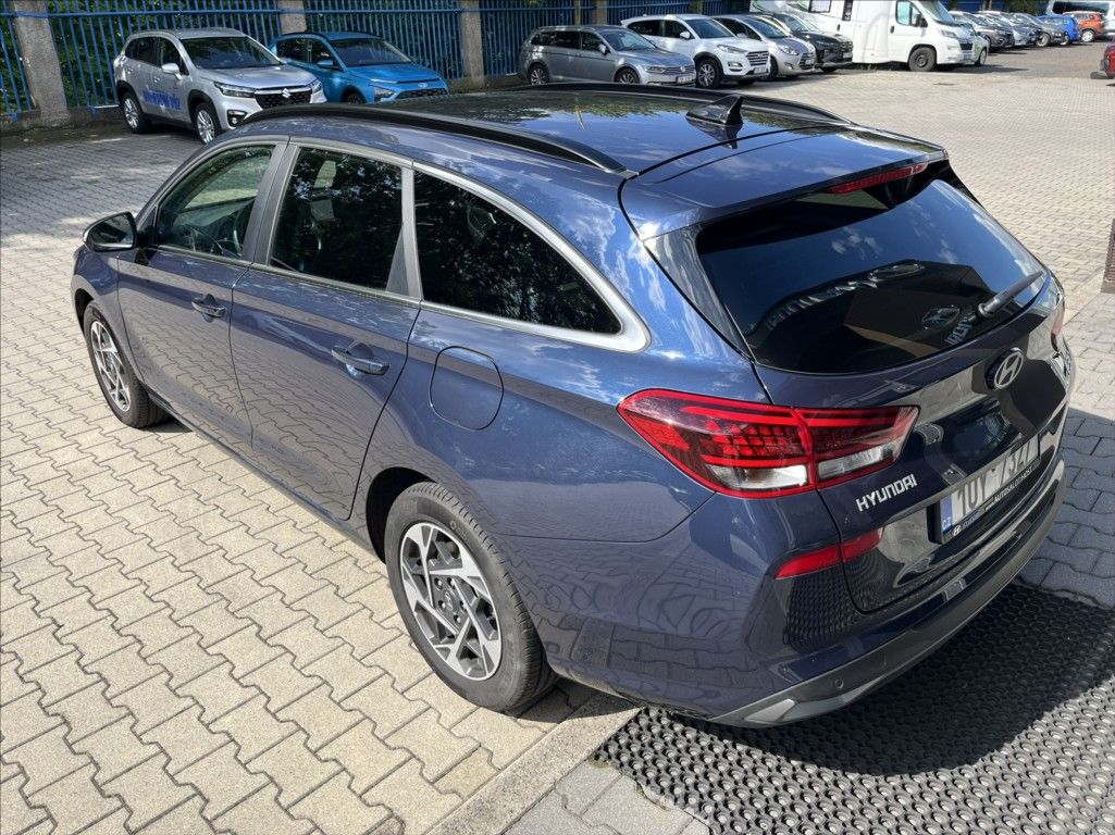 Hyundai i30, 1,5 i 71kW  Style - fotka 4