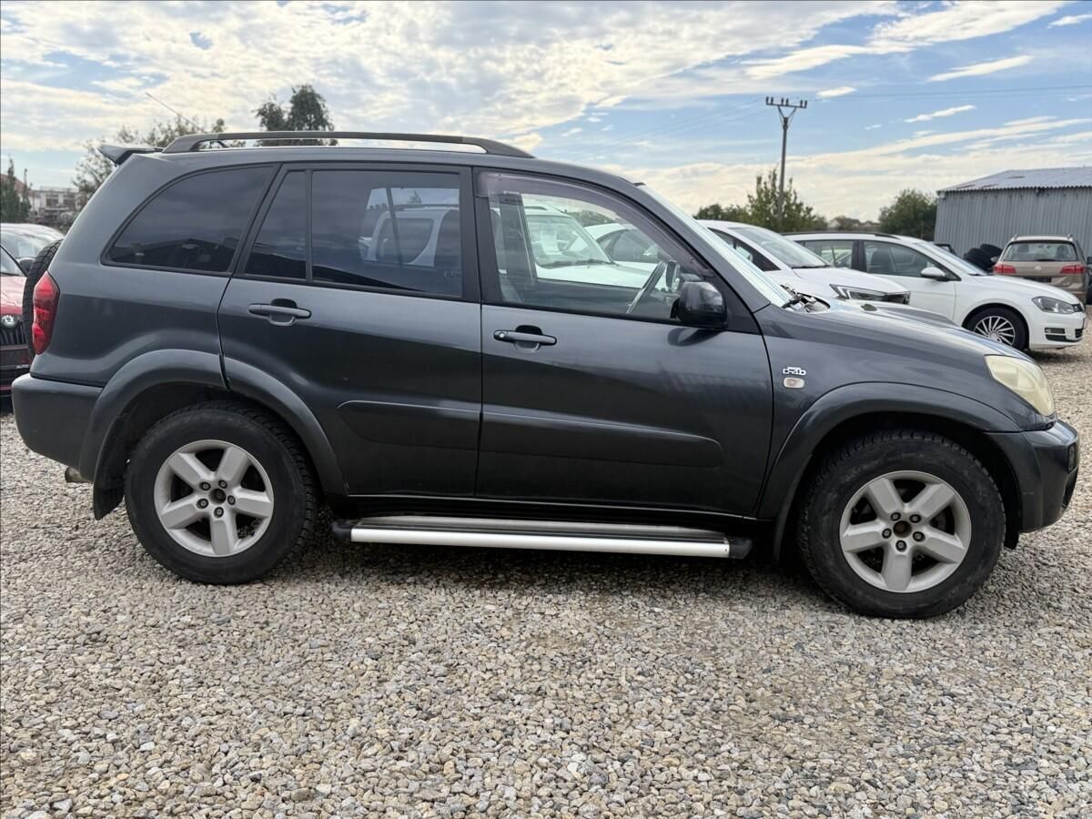 Toyota Rav4, 2,0 D-4D 4X4 TAŽNÉ - fotka 4