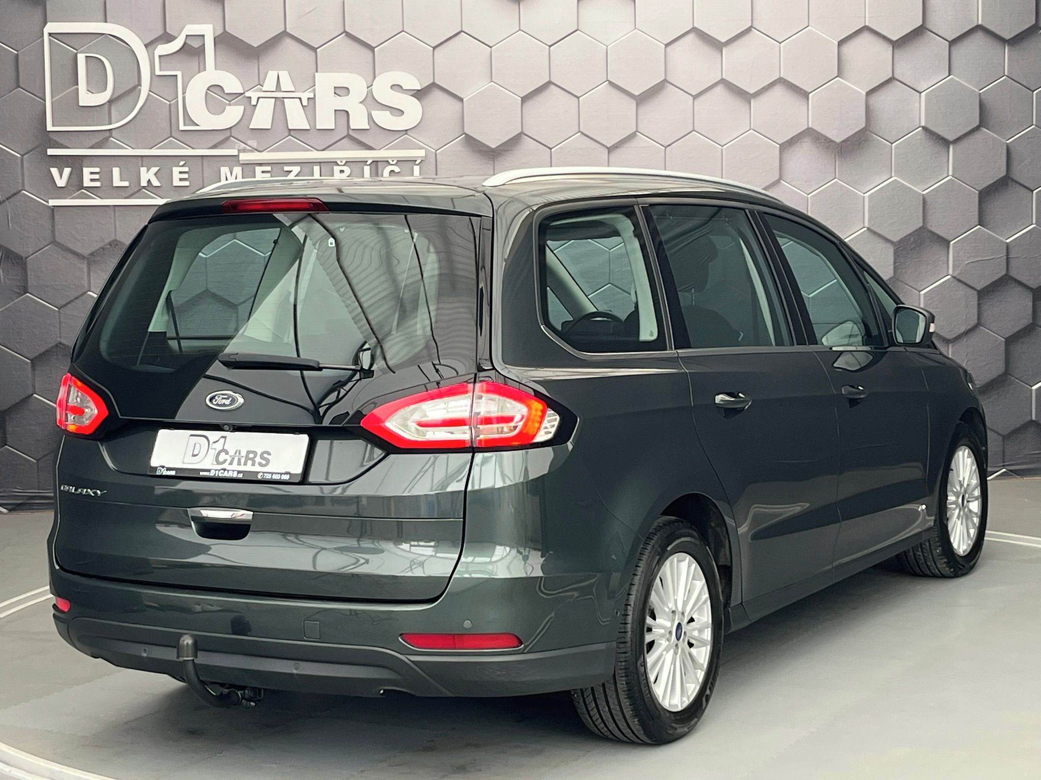 Ford Galaxy, 2,0 140kW Titanium AWD 7míst - fotka 4