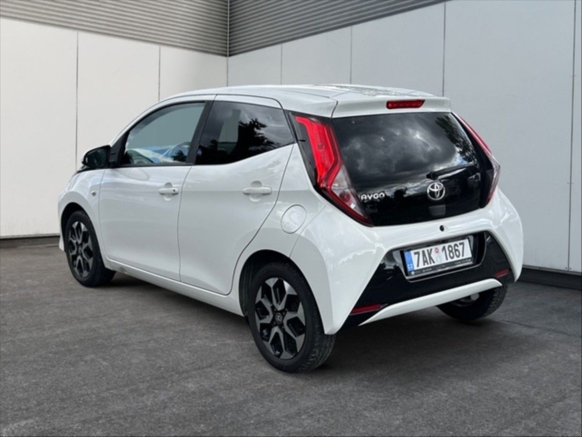 Toyota Aygo, 1,0 VVTi x-play - fotka 4