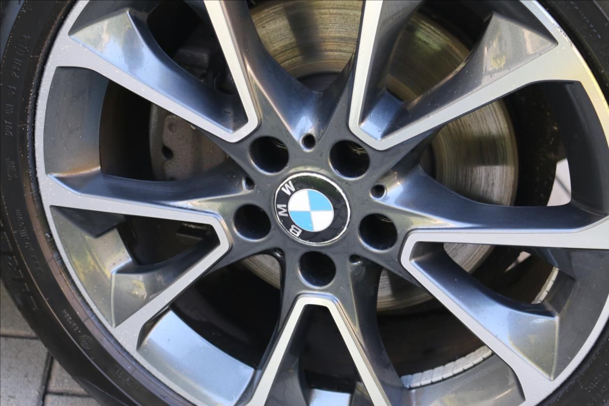 BMW X5, 2,0 xDrive25d,ČR, 1. Majitel - fotka 5