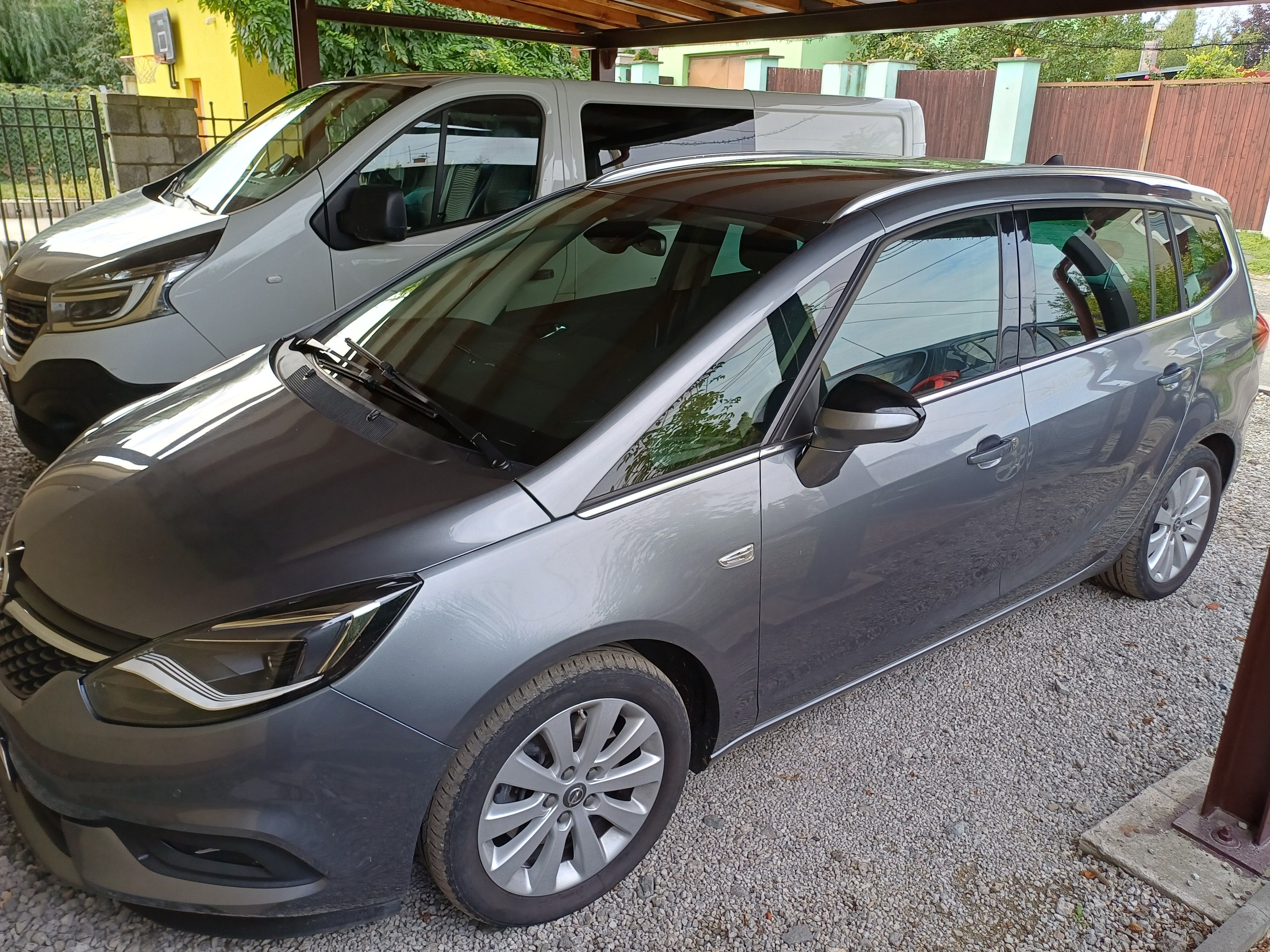 Opel Zafira, 1,6 benzín, velmi dobrý stav - fotka 2