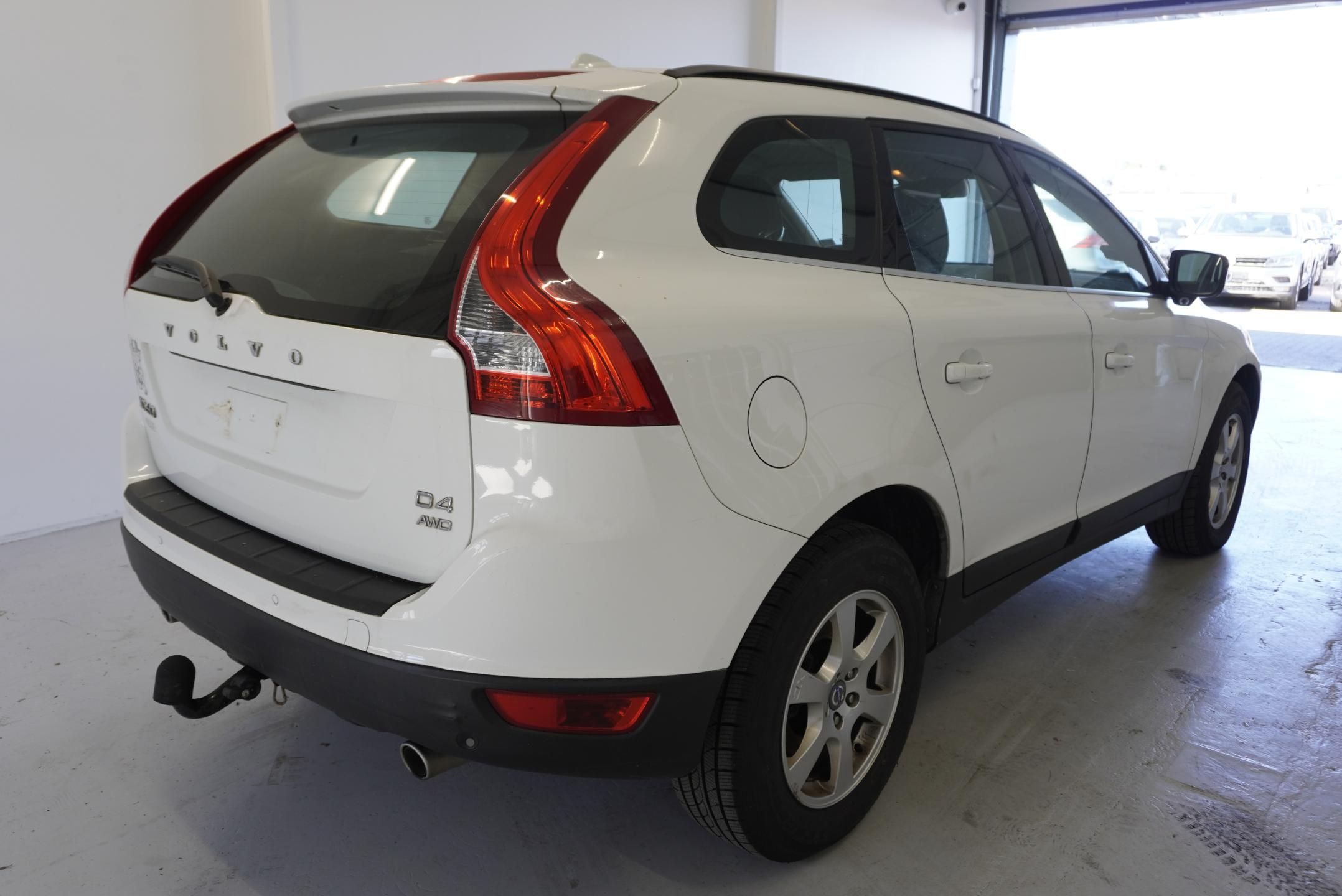 Volvo XC60, D4 AWD MOMENTUM AUT. - fotka 5