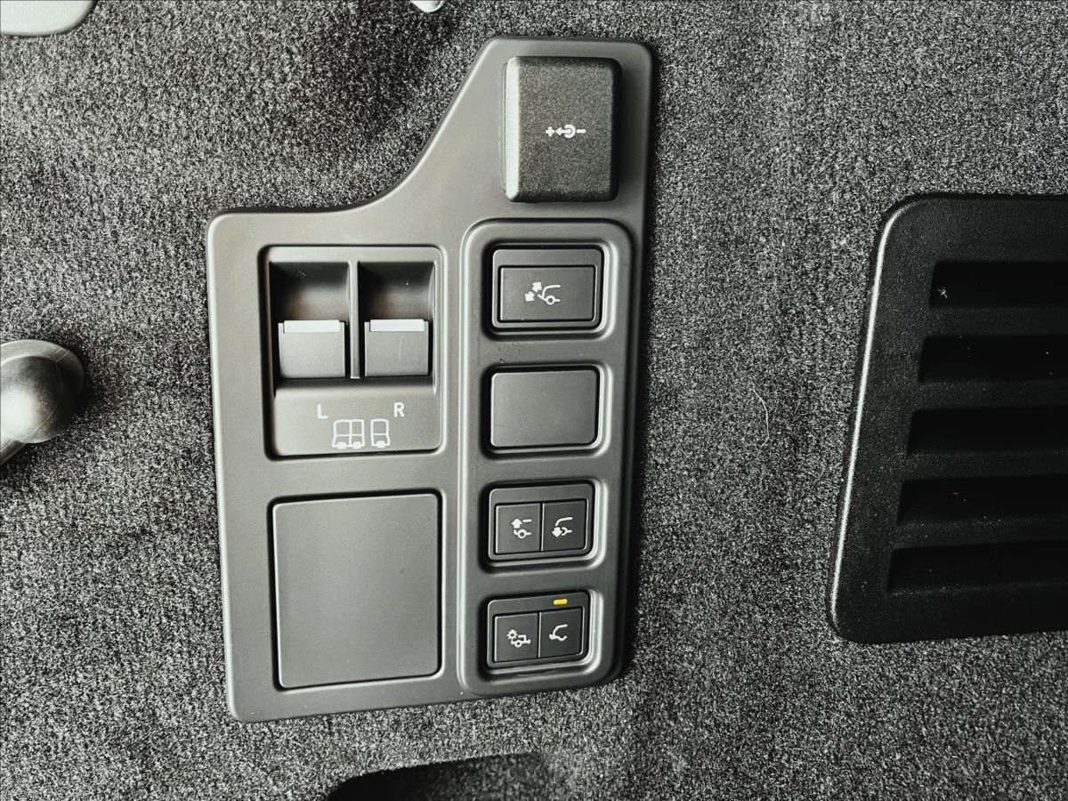 Land Rover Discovery, 3,0 D350 LANDMARK AWD* - fotka 5