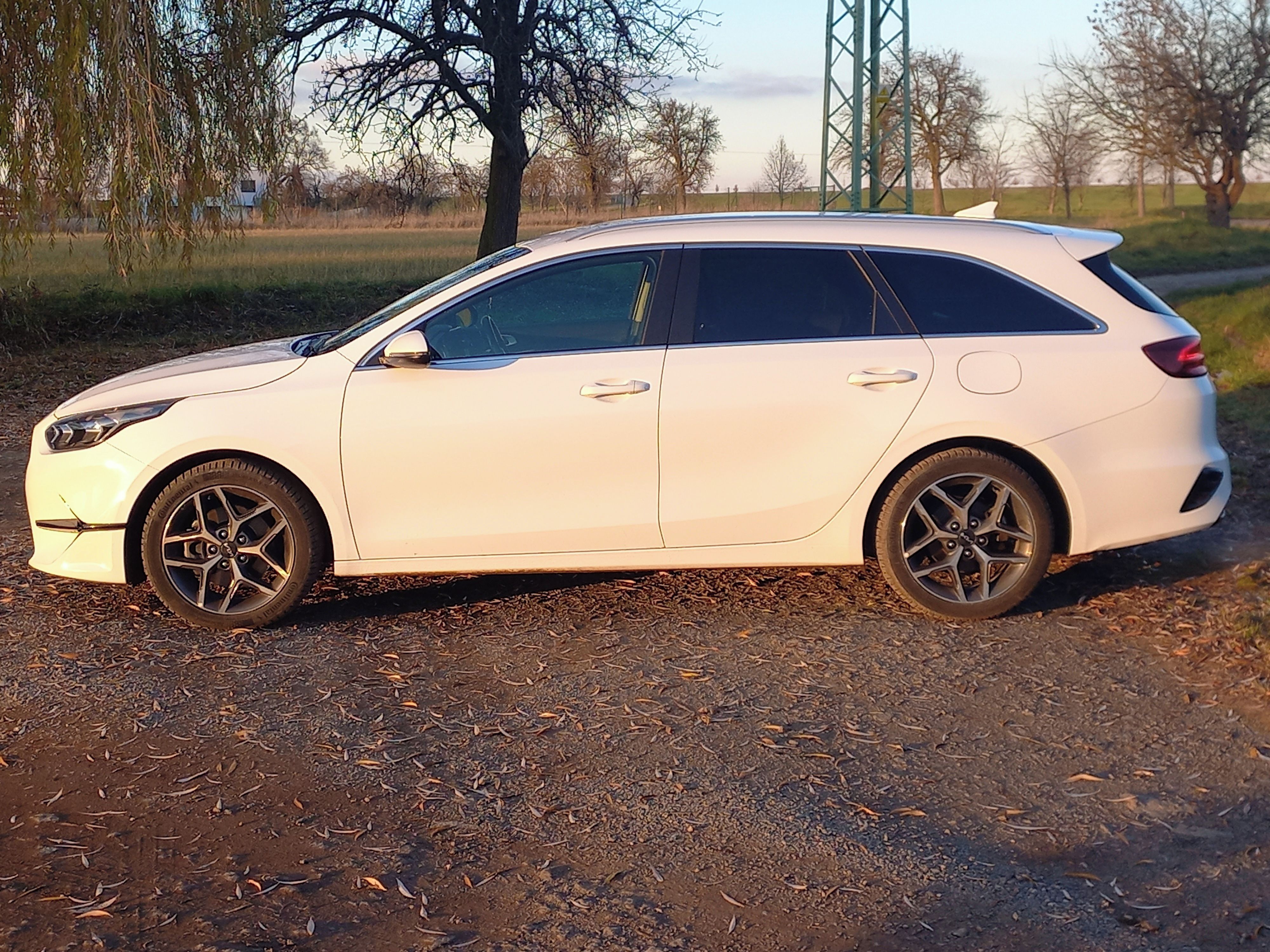 Kia Cee´d SW, 1.5T-GDi 118kW TOP,LED,AUTOMAT - fotka 5