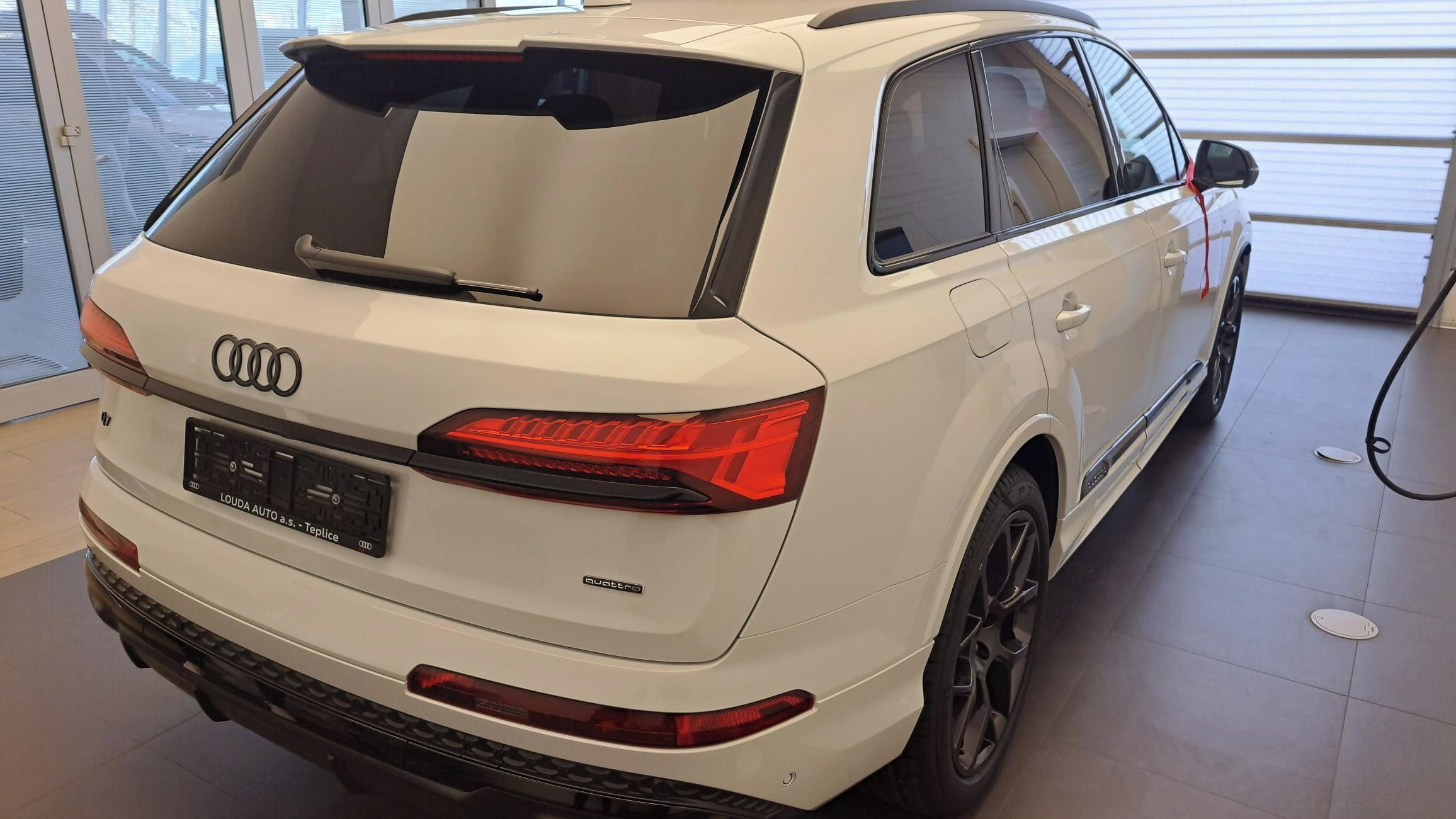 Audi Q7, Audi Q7 SUV S line TDI quattro - fotka 2