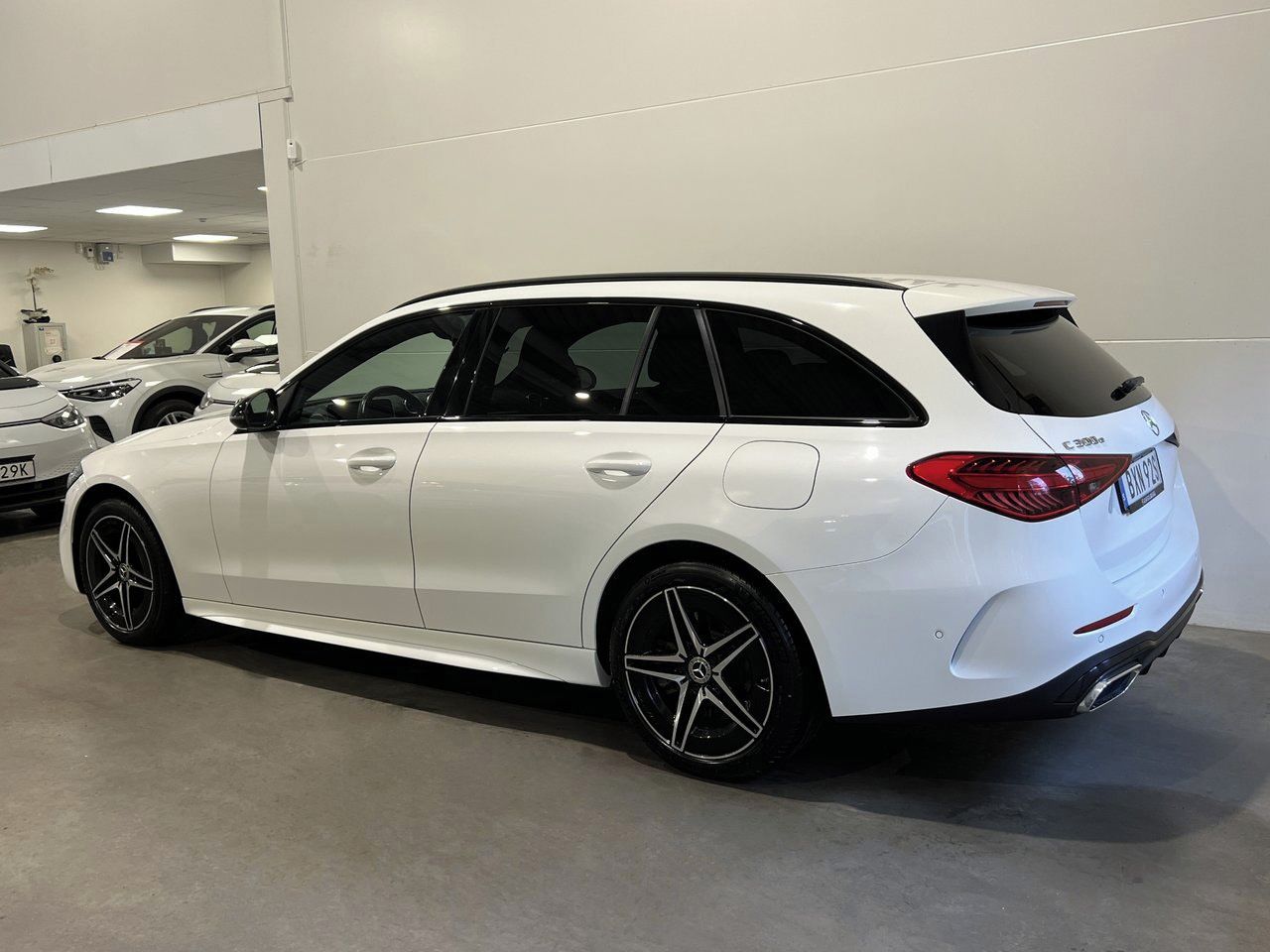 Mercedes-Benz Třídy C, 300e AMG Night Kamera Distro - fotka 4