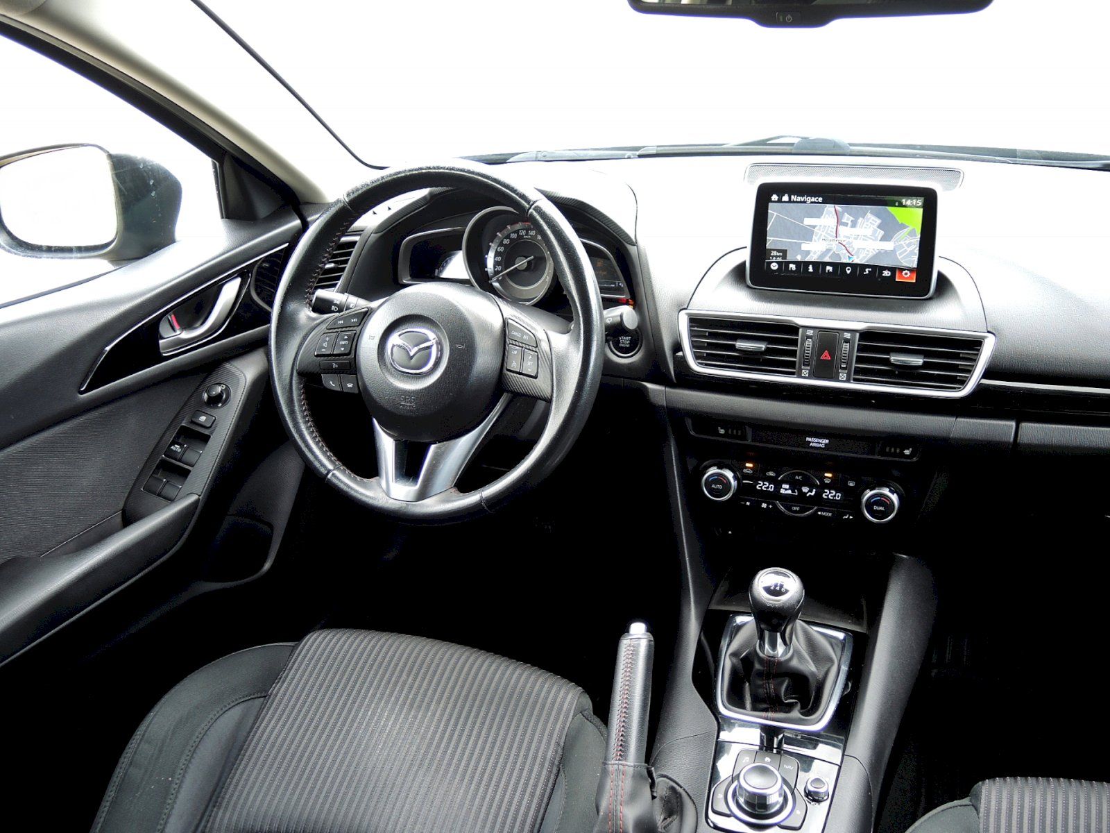 Mazda 3, 1.5i 74kW Skyactiv - fotka 5