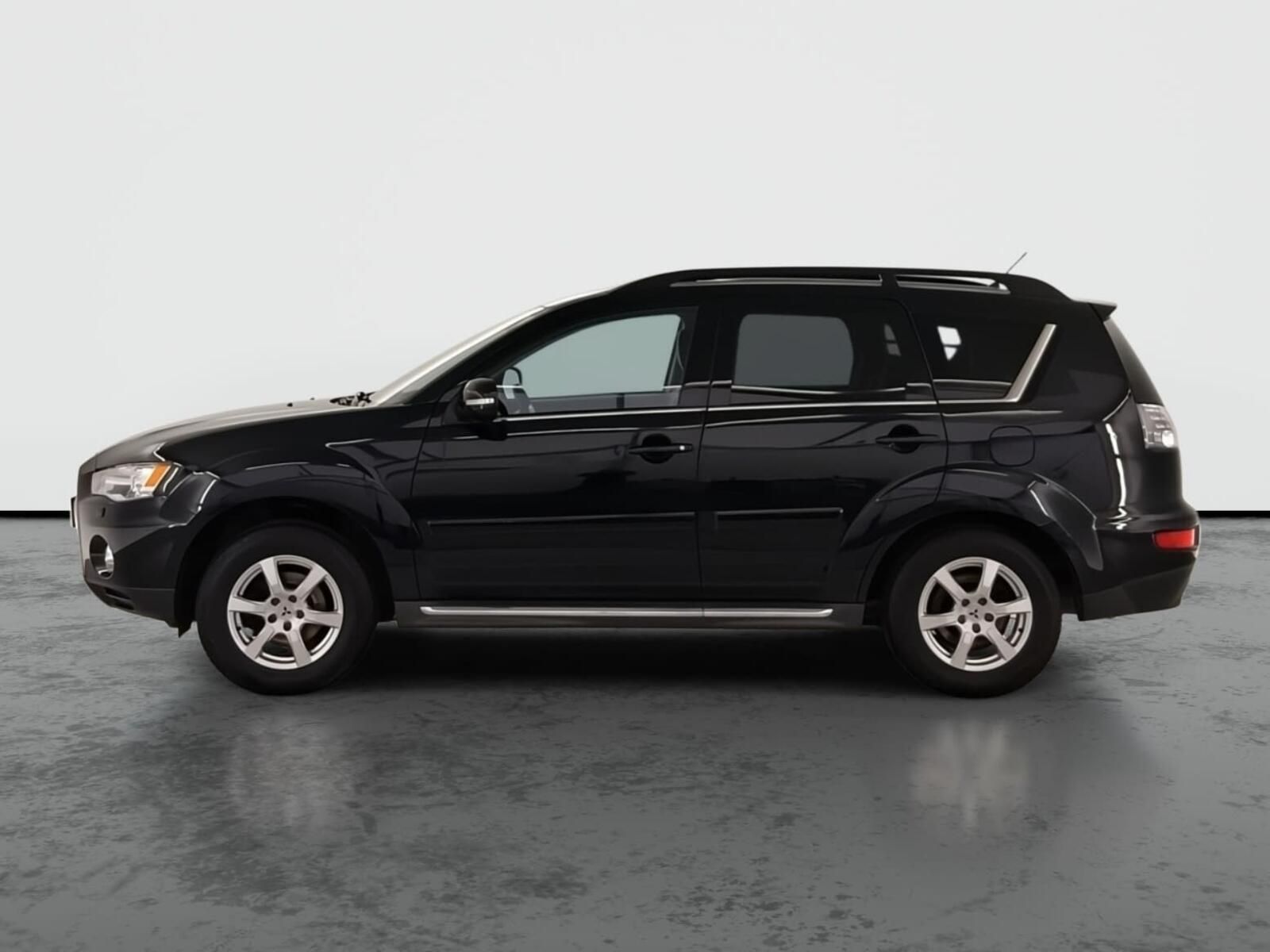 Mitsubishi Outlander, 2.2 DI-D, 4X4, 7 míst - fotka 3