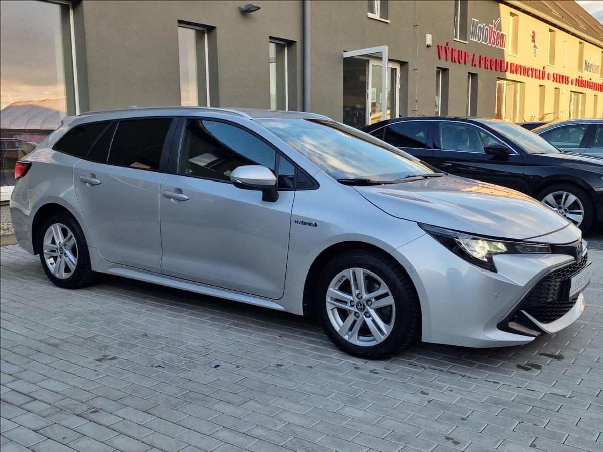 Toyota Corolla, 1.8 Hybrid Comfort,ČR ,1.Maj. - fotka 2