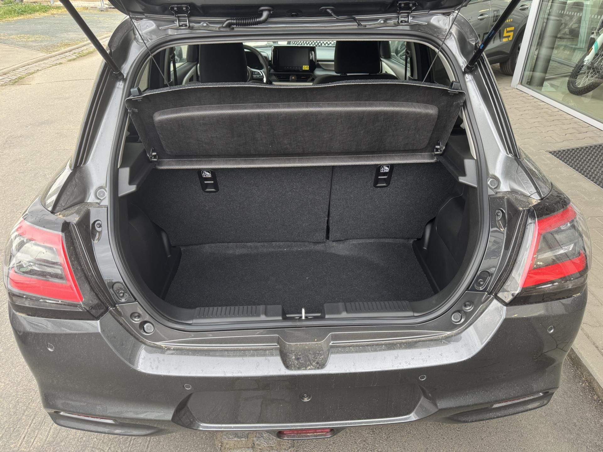 Suzuki Swift, 1,2 Premium Hybrid - fotka 6