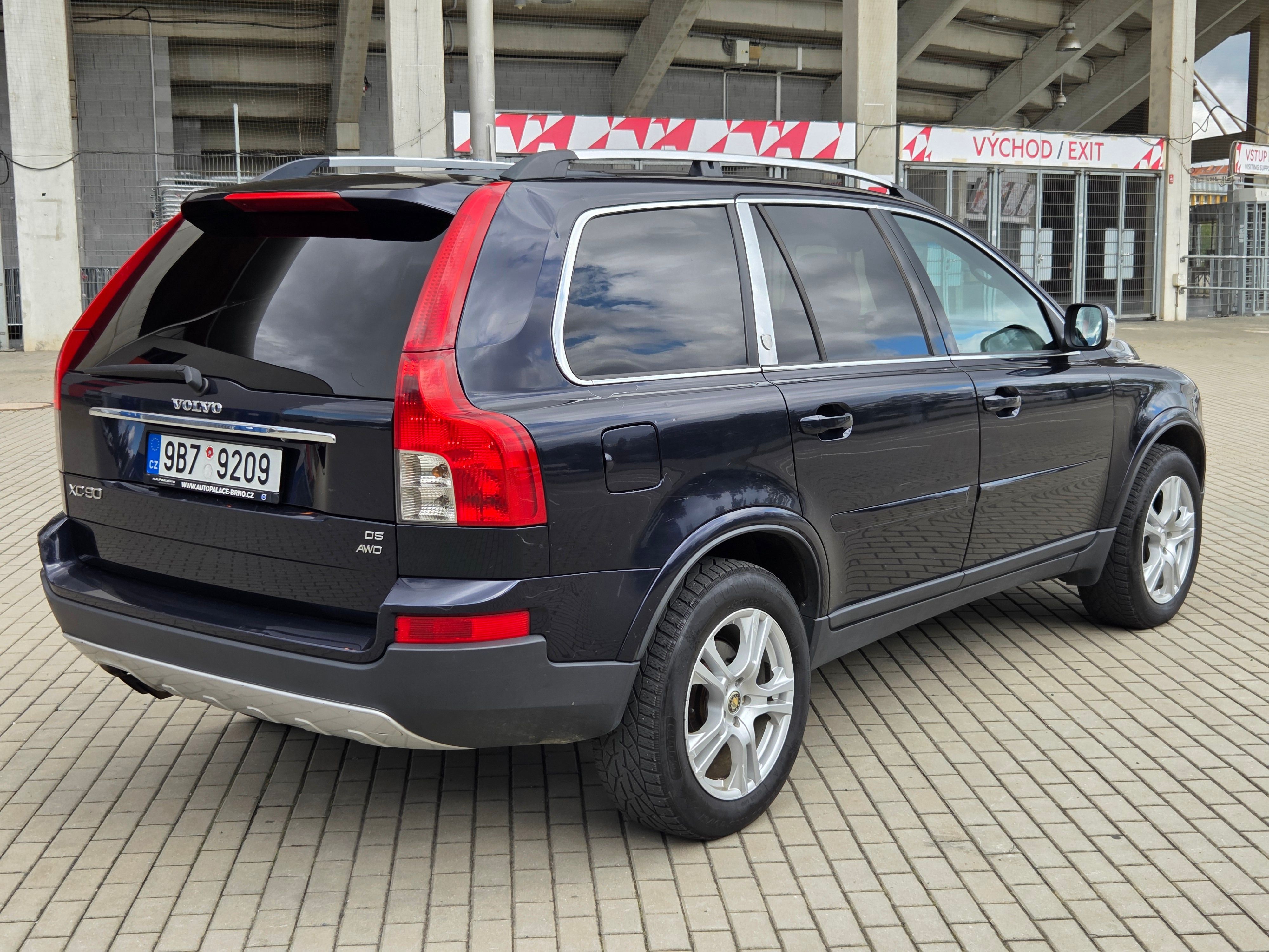 Volvo XC90, D5 136kw Inscription Nová STK - fotka 6