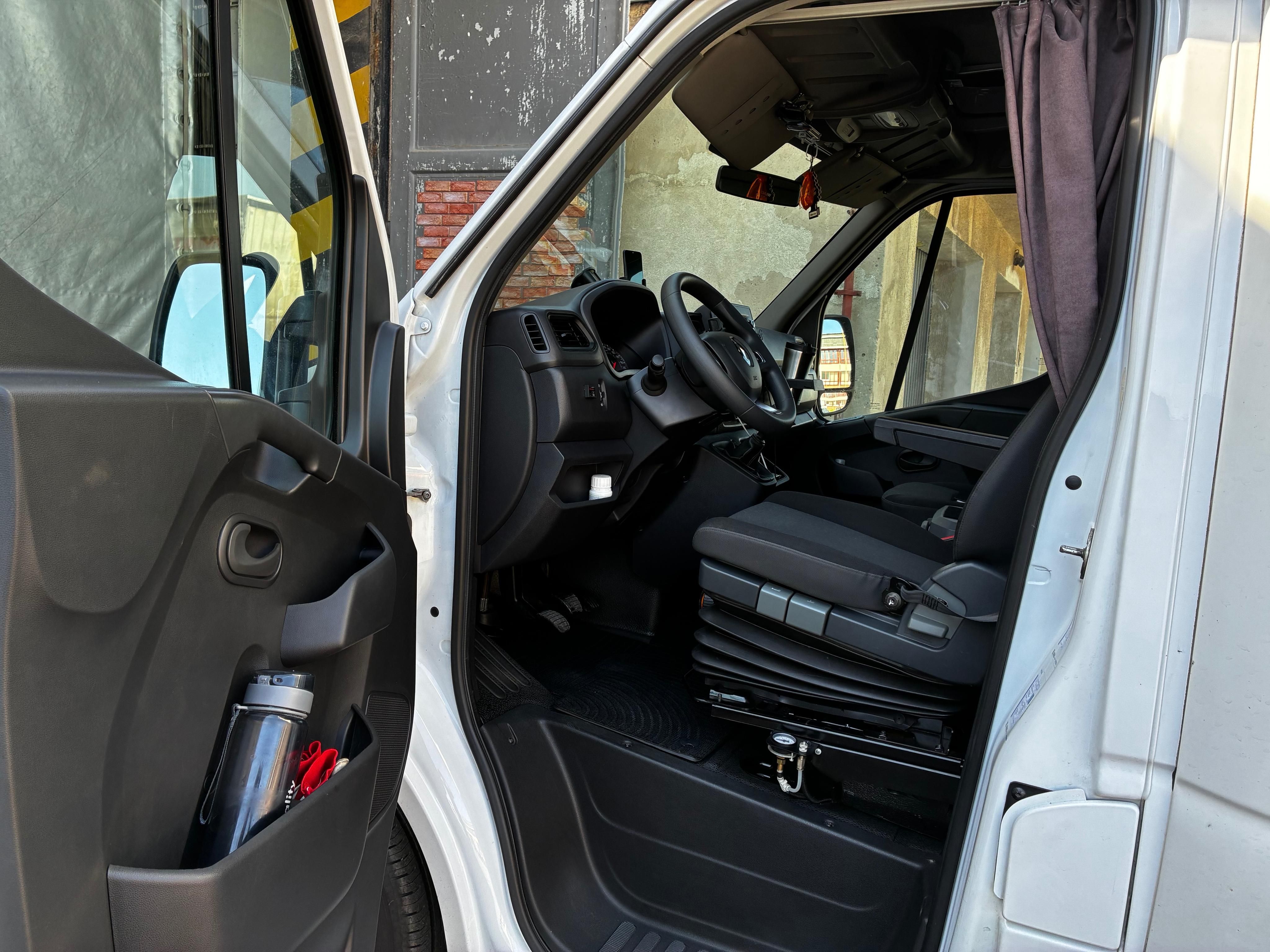 Renault Master, Renault Master 2.3 rok2021 - fotka 6