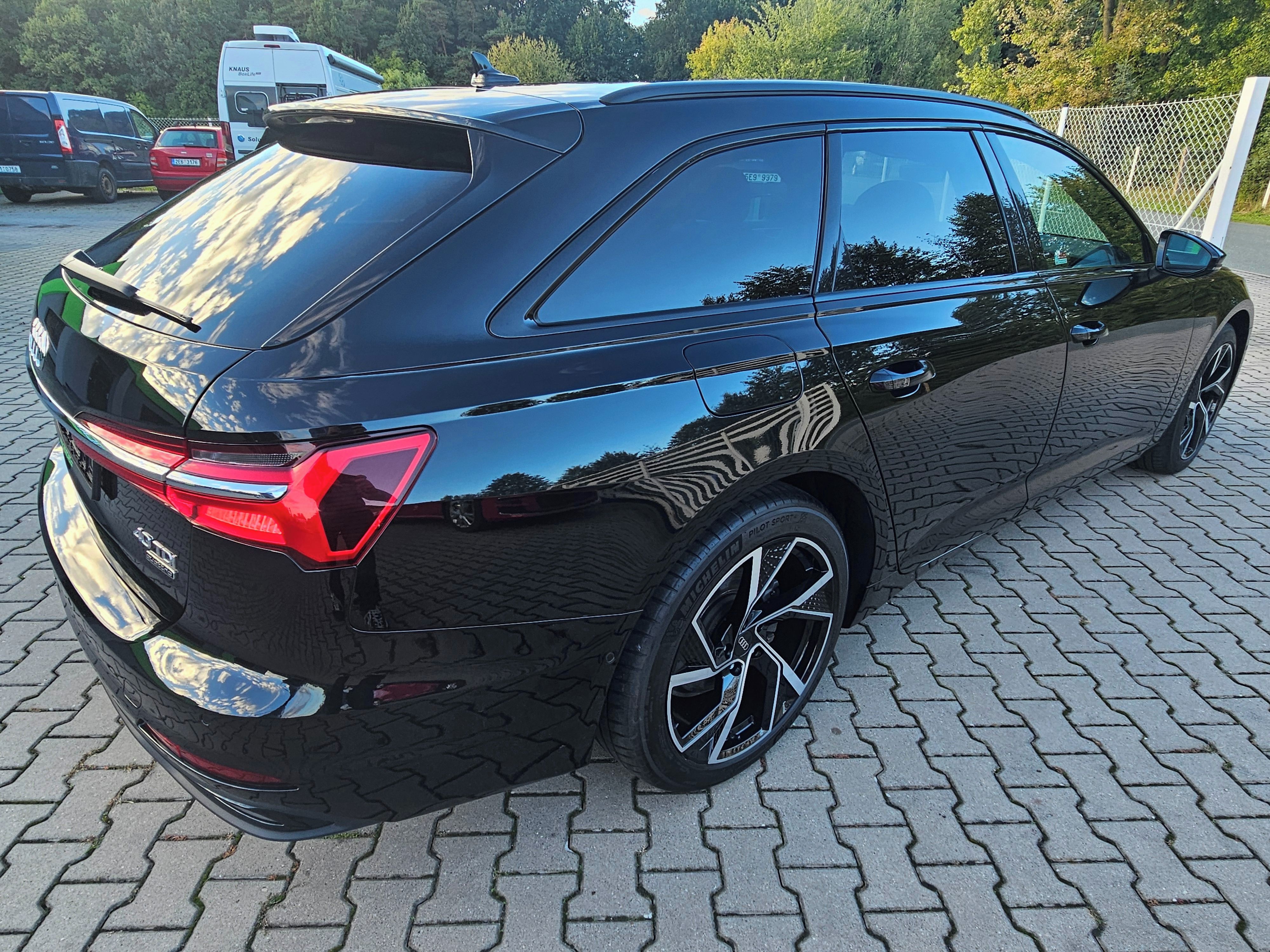 Audi A6 Avant, 40 TDI 150 kW 4x4 360° Kůže - fotka 4