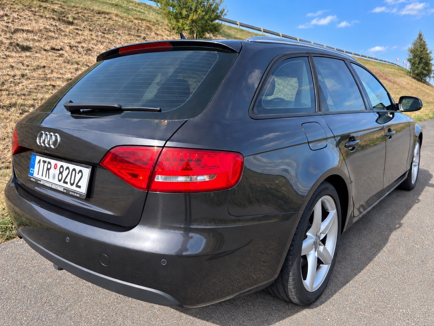 Audi A4, B8 Avant 2.0 TDi |servis.hist. - fotka 4