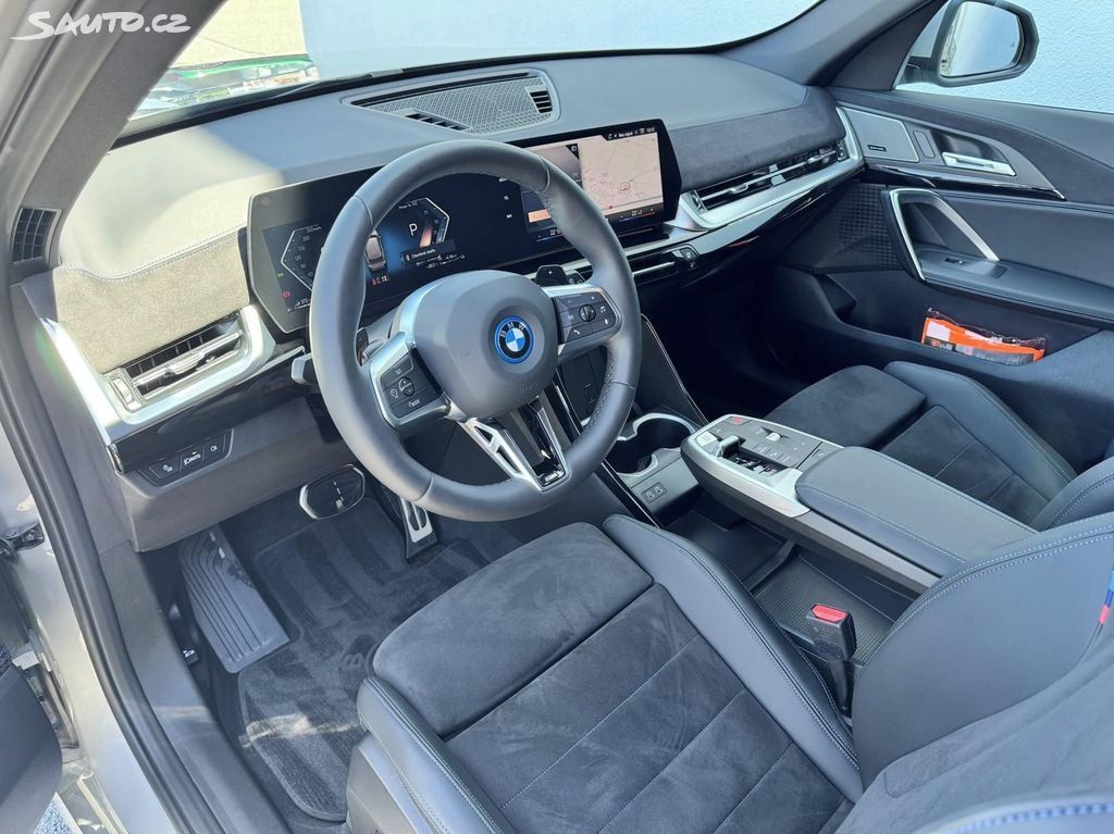 BMW X1, BMX X1 xDrive25e, TOP stav