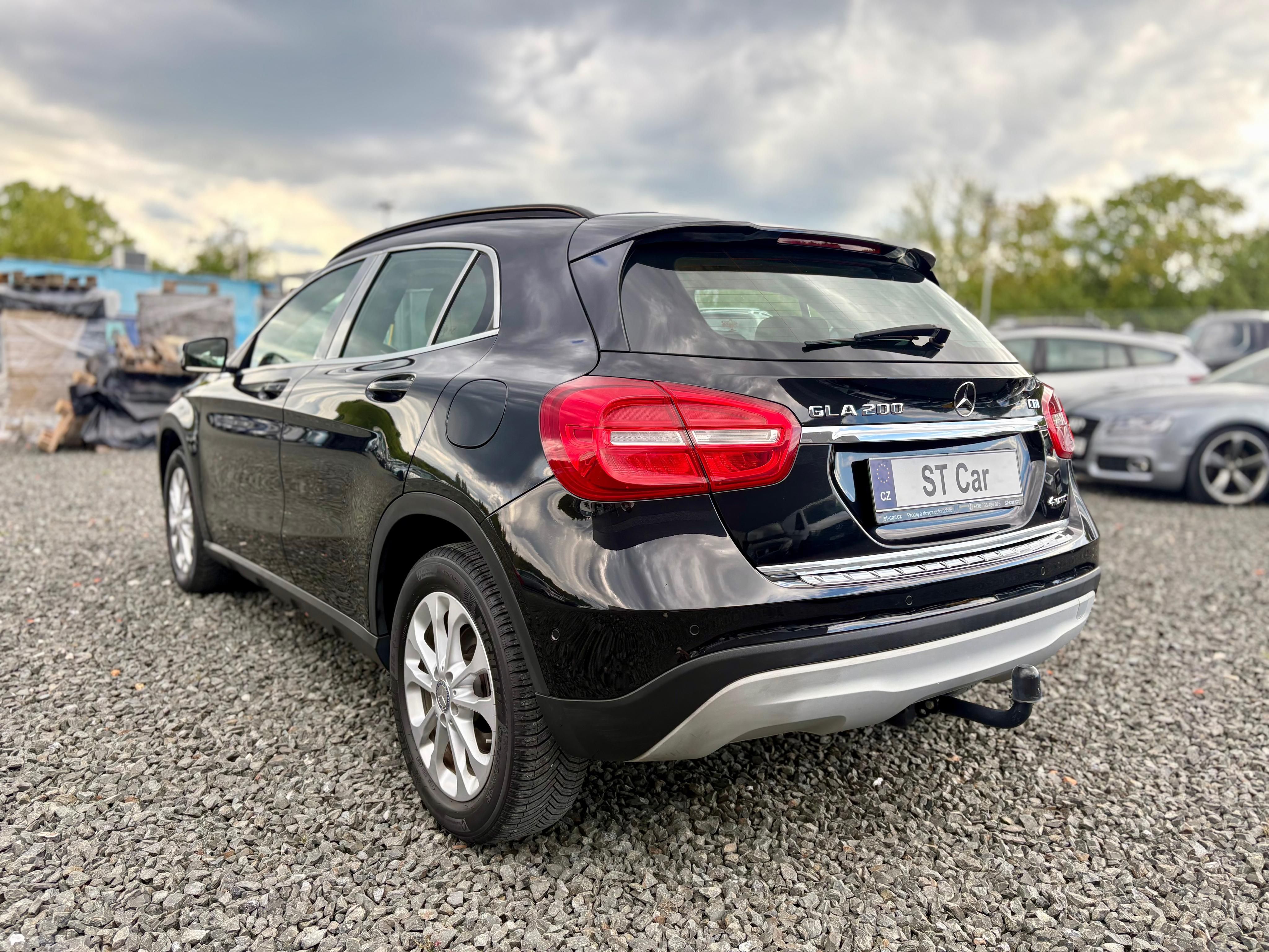 Mercedes-Benz GLA, 200D 100kw 4MATIC Automat - fotka 6