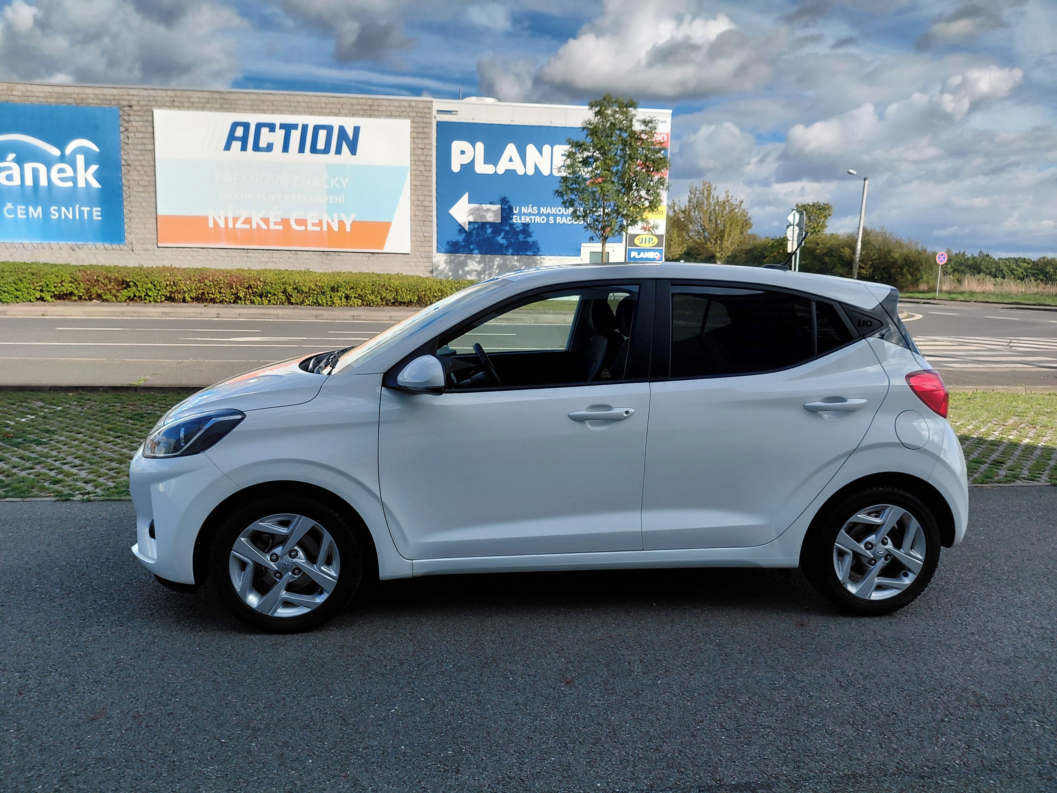Hyundai i10, 1.0i 1.MAJ STAV NOVÉHO 8 748KM - fotka 4
