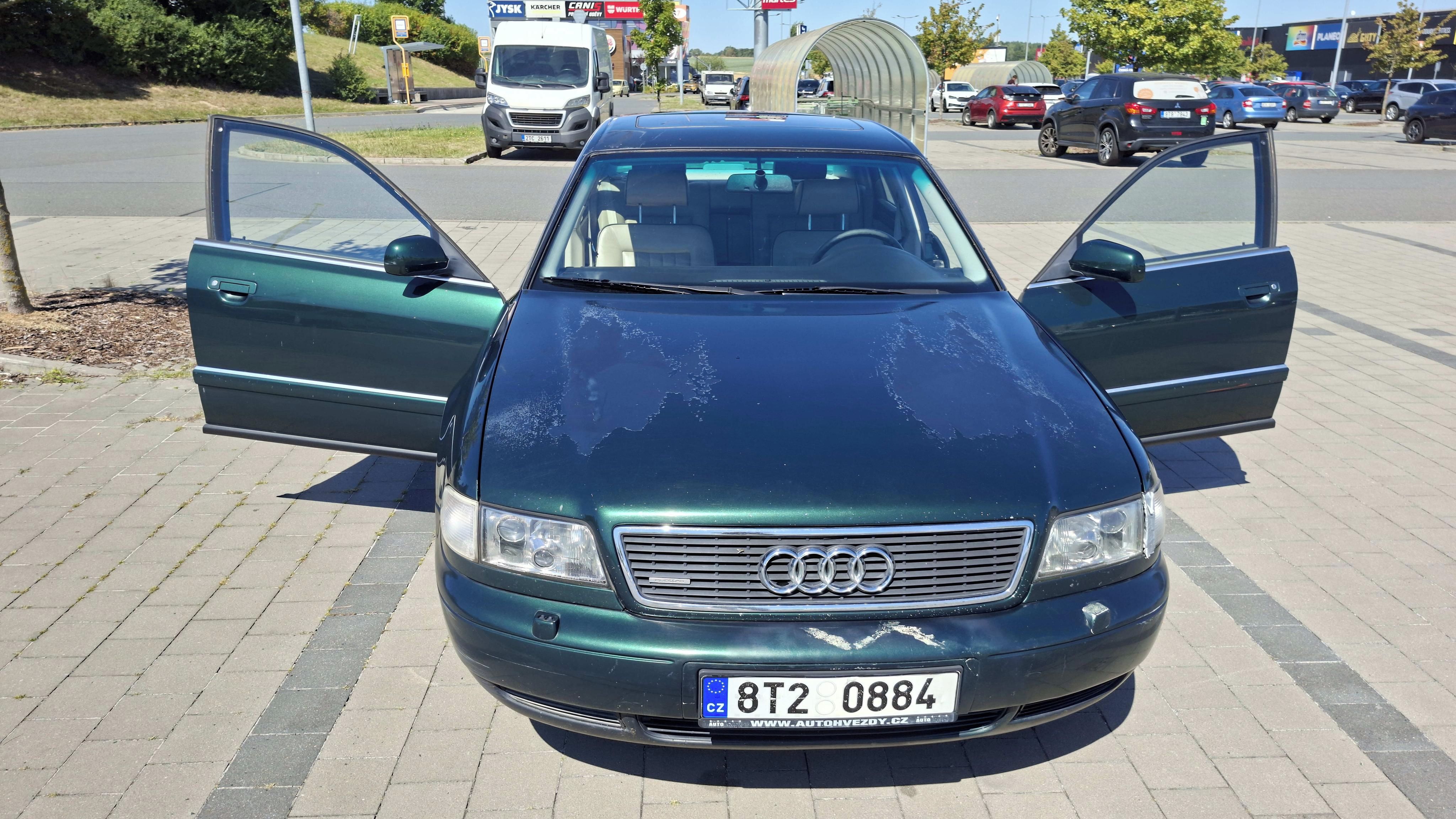 Audi A8, D2 4.2 220 kW, automat - fotka 5
