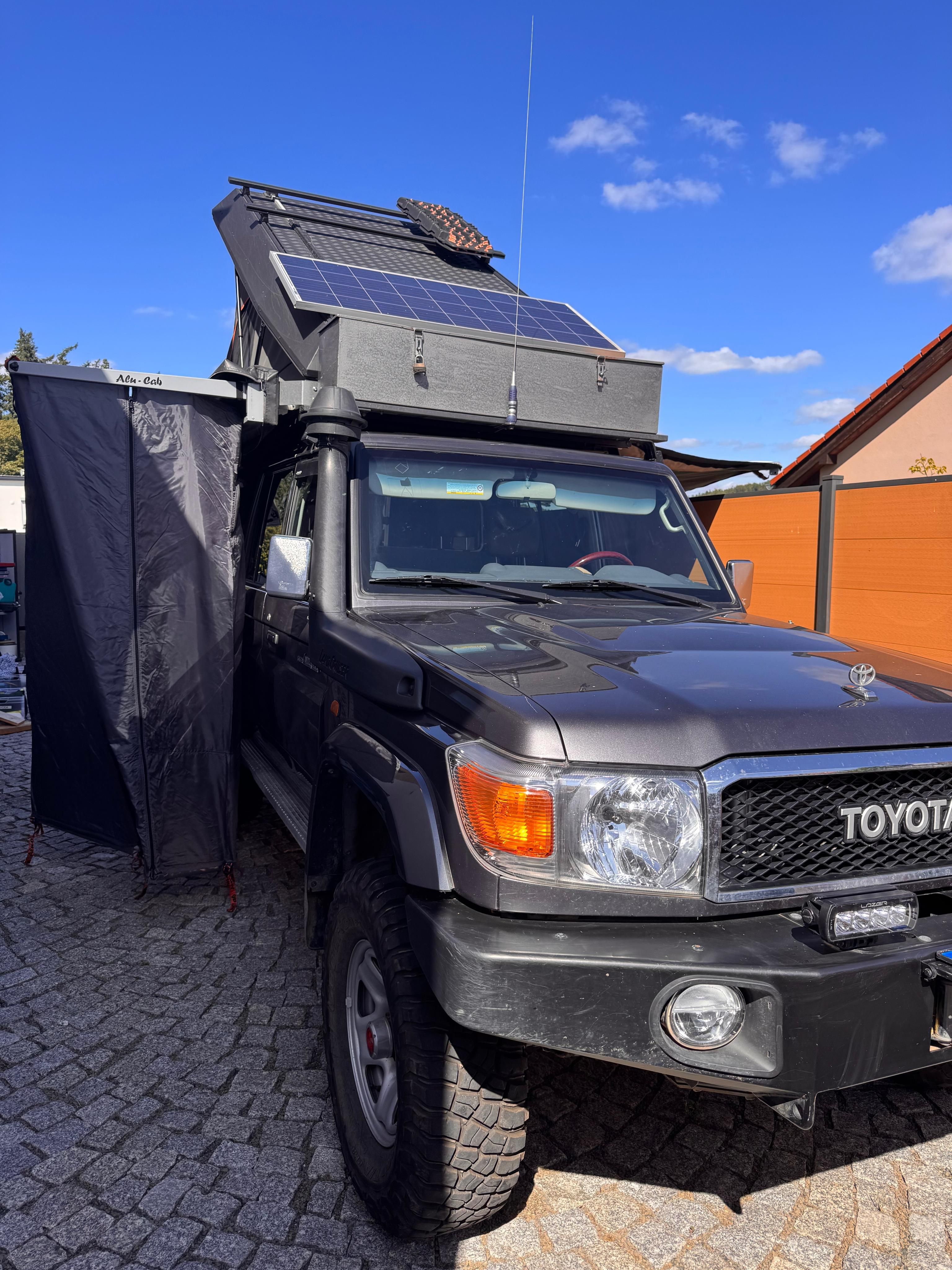 Toyota Land Cruiser, GRJ79L 4.0 V6 – expediční - fotka 3